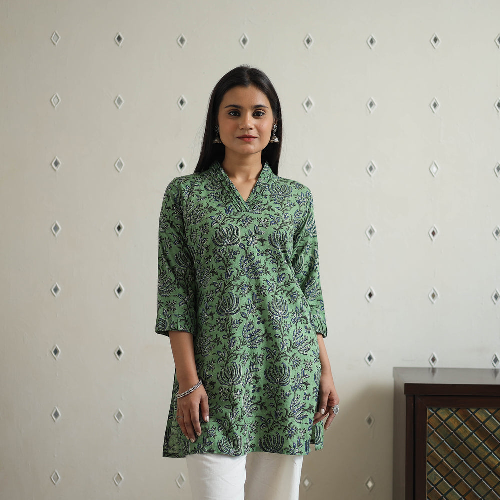 Green - Hand Block Printed Cotton Short Bagru Kurta 09