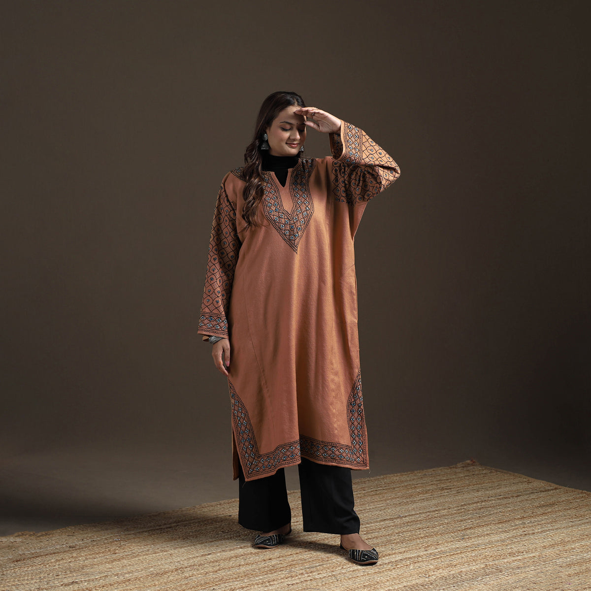 Kashmiri Heavy Sozni Hand Embroidered Handwoven Merino Wool Pheran 21