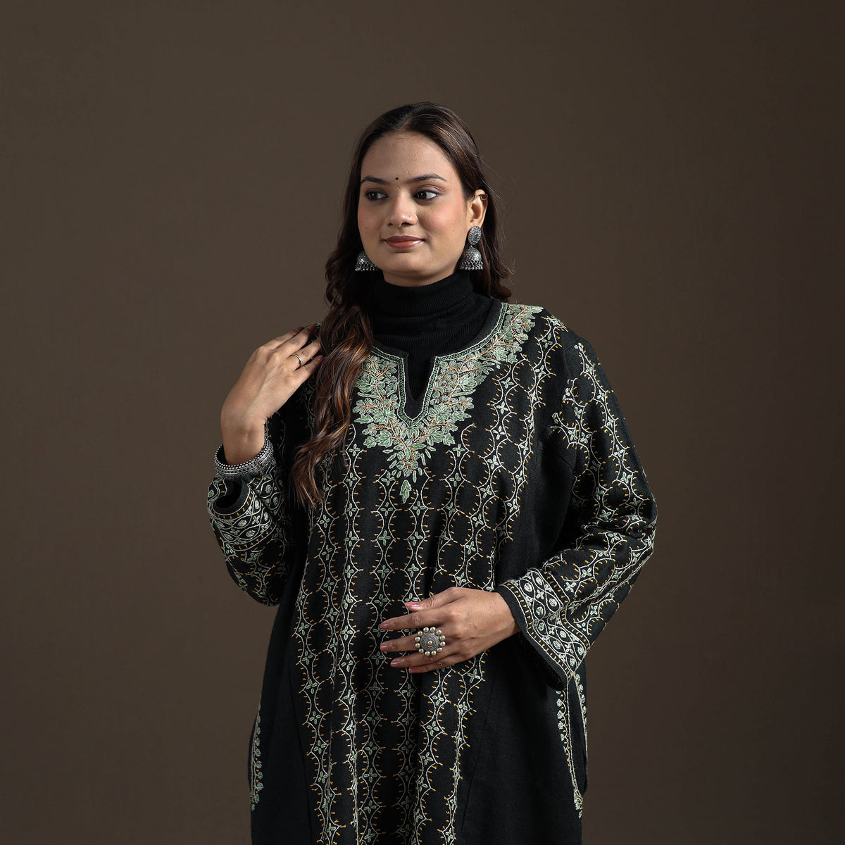 Kashmiri Heavy Sozni Hand Embroidered Handwoven Merino Wool Pheran 22