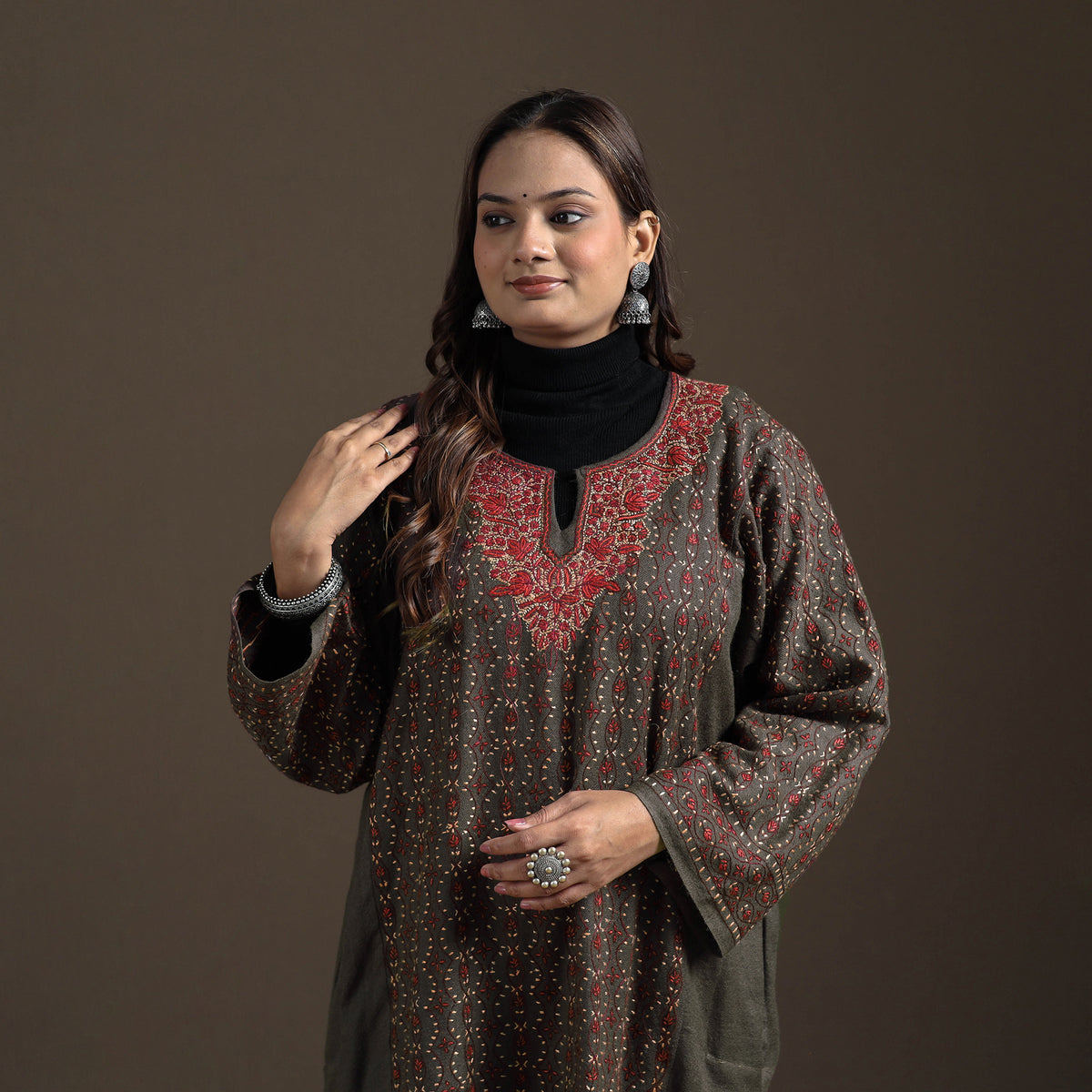 Kashmiri Heavy Sozni Hand Embroidered Handwoven Merino Wool Pheran 23