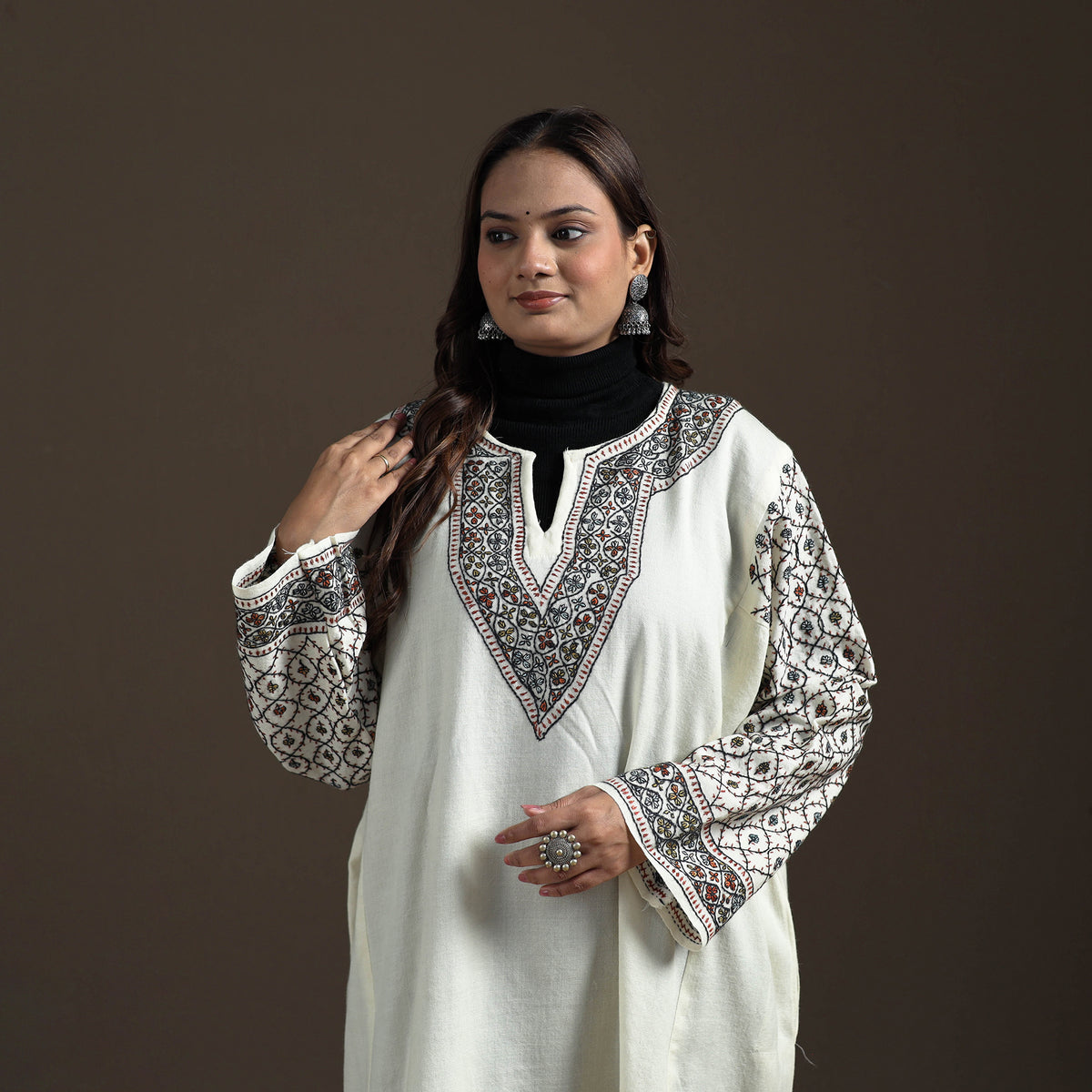 Kashmiri Heavy Sozni Hand Embroidered Handwoven Merino Wool Pheran 24