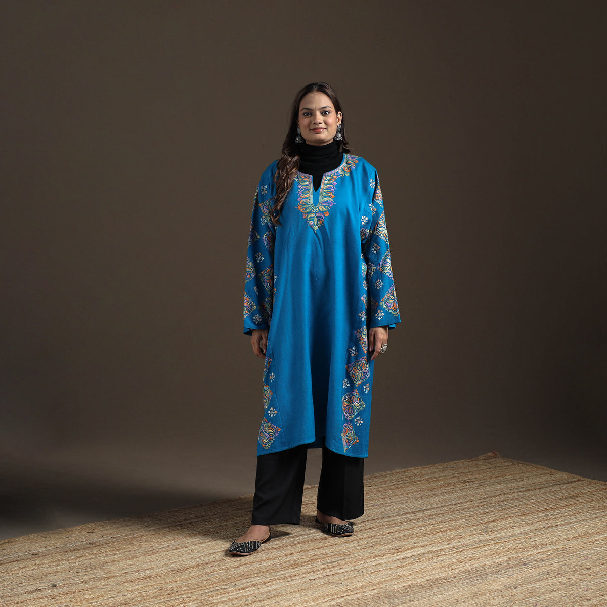 Kashmiri Heavy Sozni Hand Embroidered Handwoven Merino Wool Pheran 25