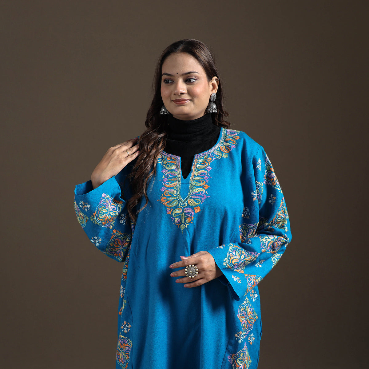 Kashmiri Heavy Sozni Hand Embroidered Handwoven Merino Wool Pheran 25