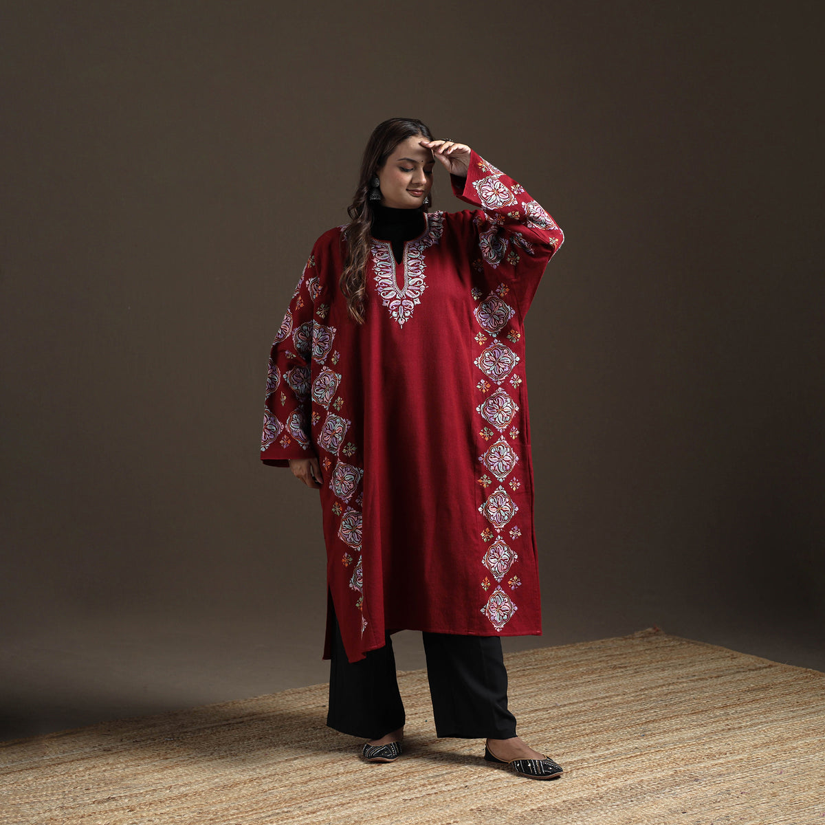 Kashmiri Heavy Sozni Hand Embroidered Handwoven Merino Wool Pheran 27