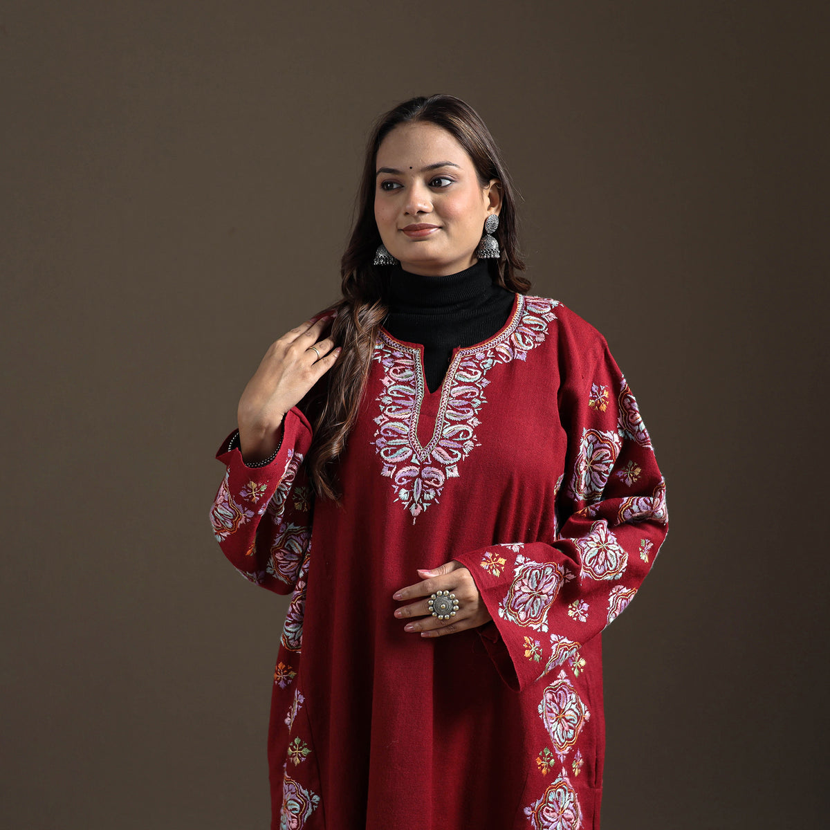 Kashmiri Heavy Sozni Hand Embroidered Handwoven Merino Wool Pheran 27