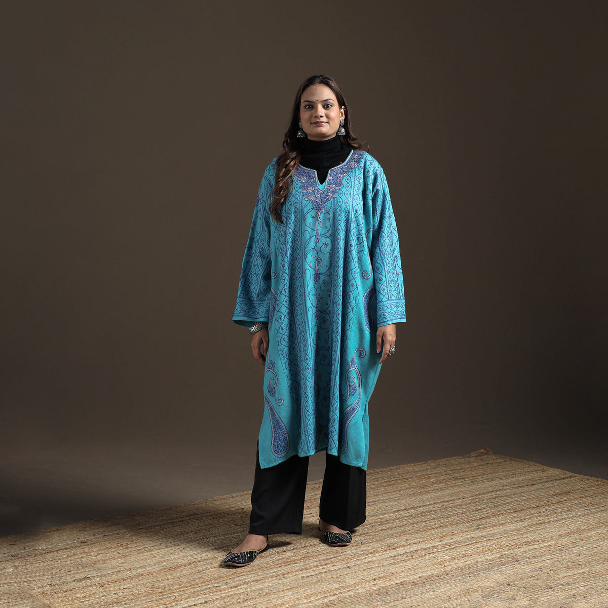 Kashmiri Heavy Sozni Hand Embroidered Handwoven Merino Wool Pheran 29