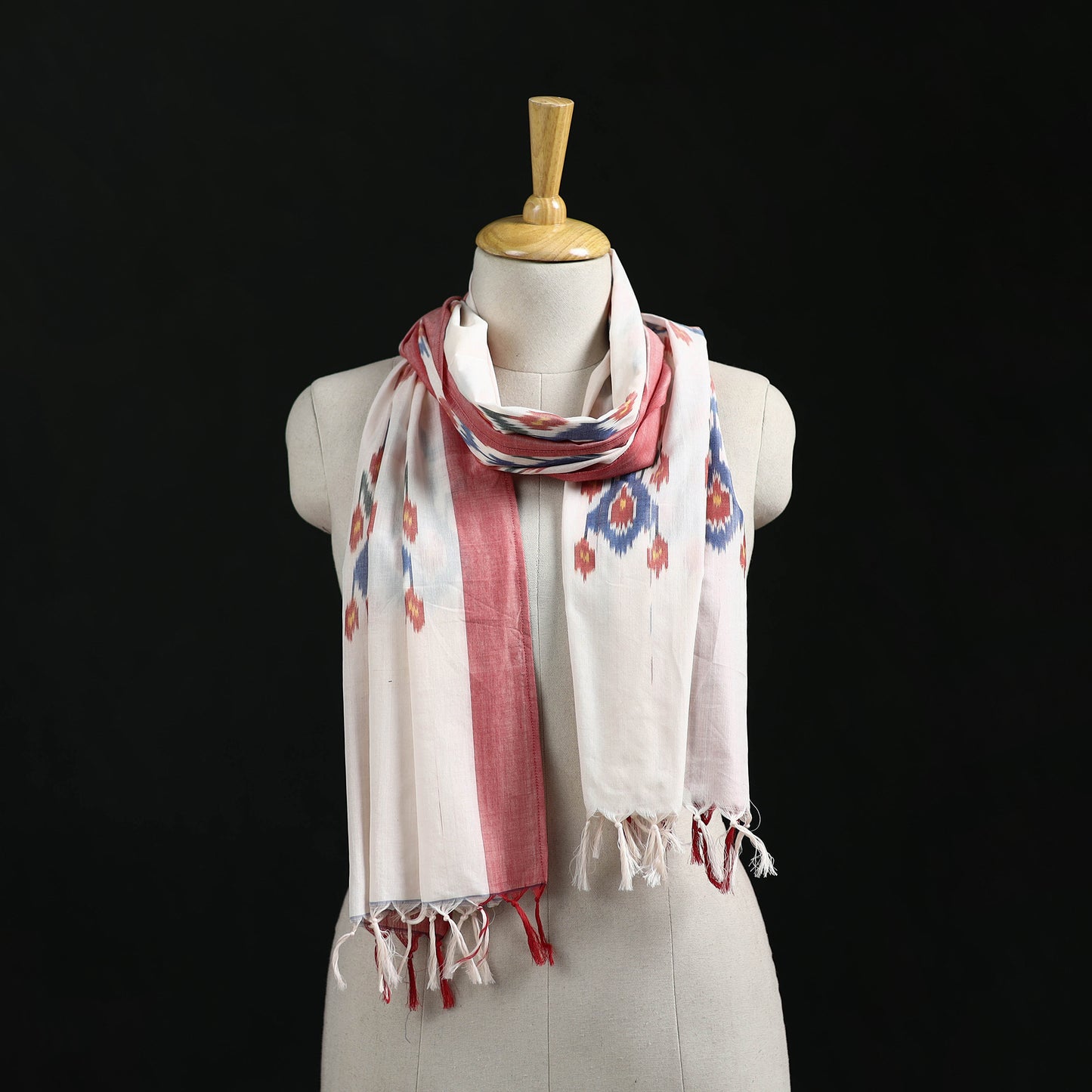 Pochampally Ikat Weave Cotton Stole 05