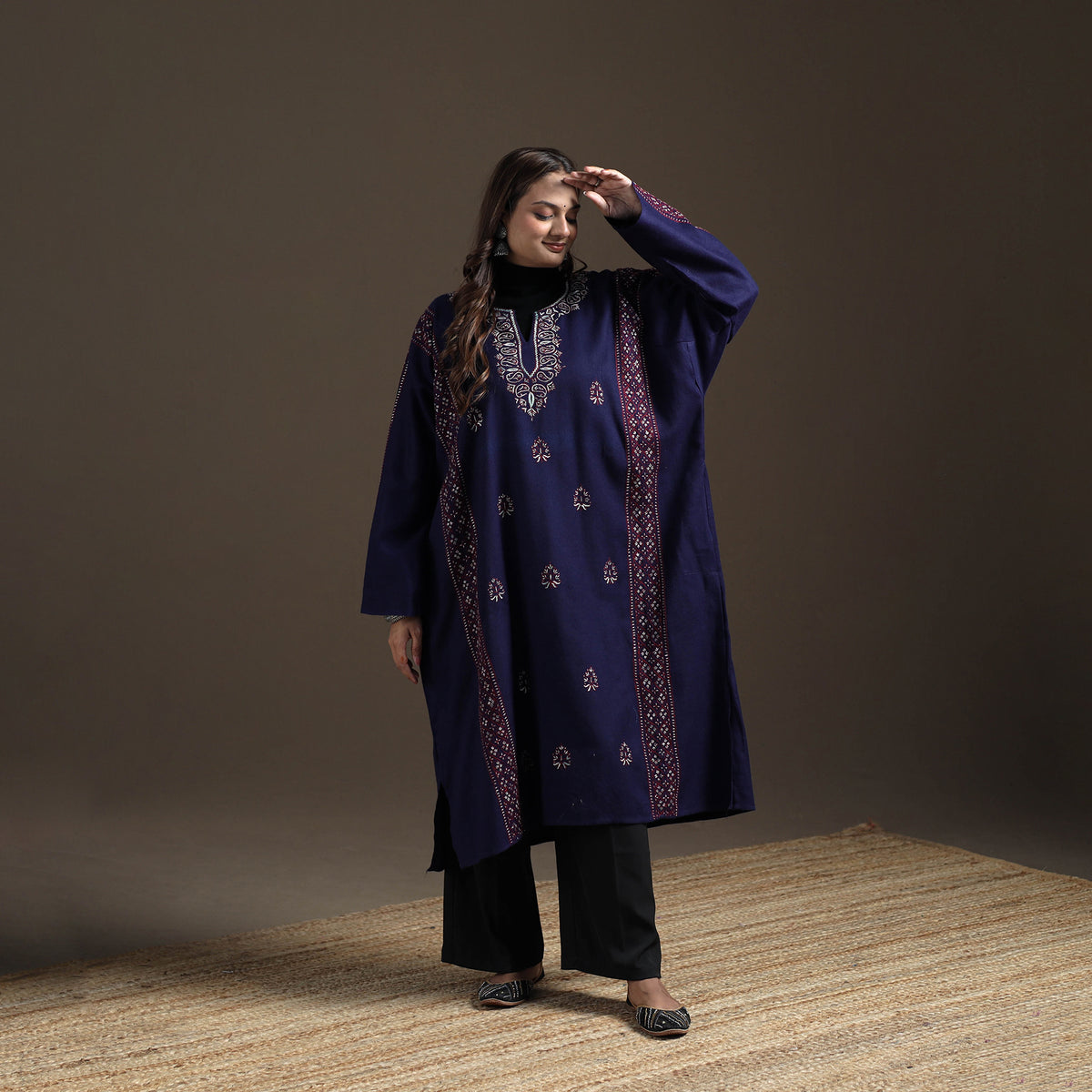 Kashmiri Heavy Sozni Hand Embroidered Handwoven Merino Wool Pheran 28