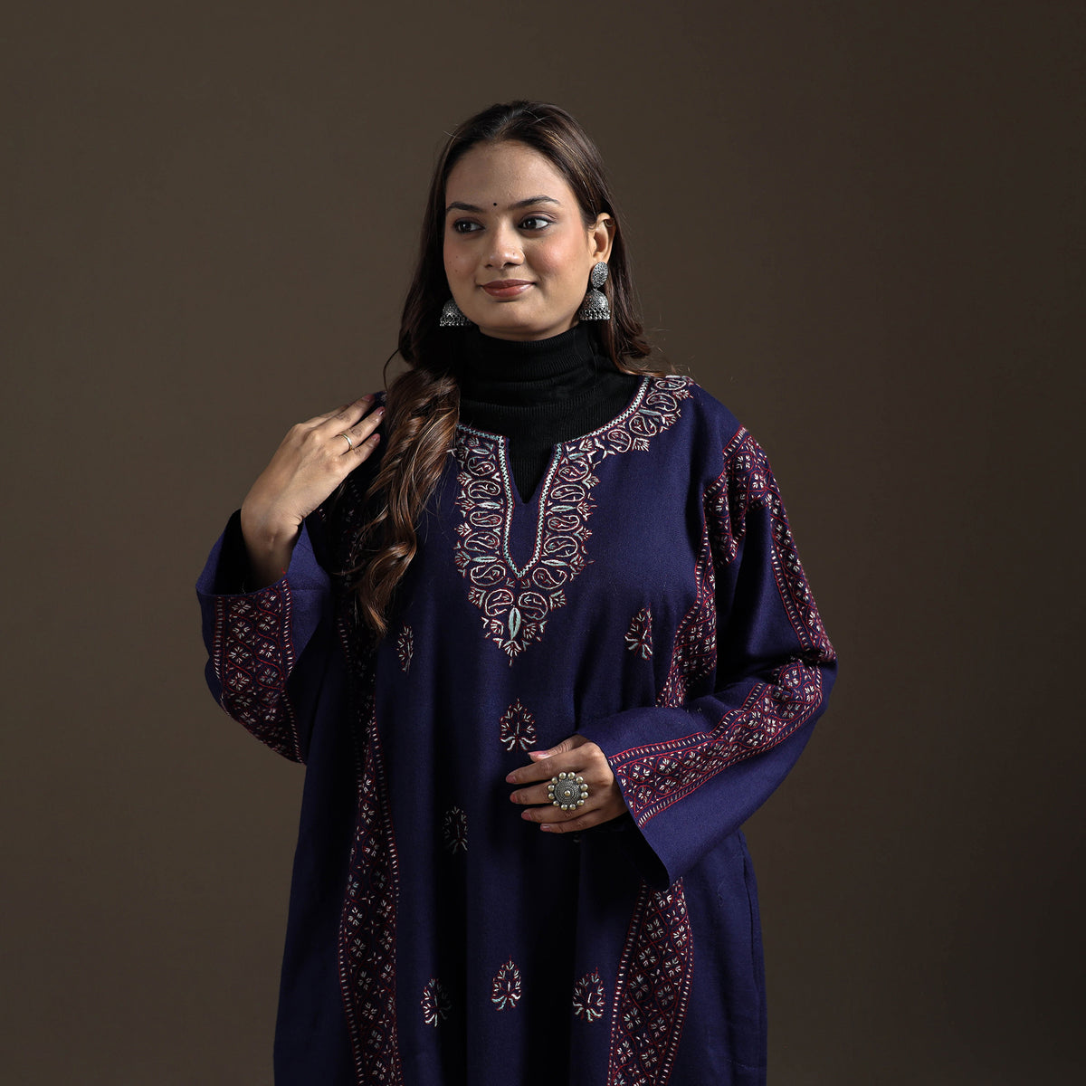 Kashmiri Heavy Sozni Hand Embroidered Handwoven Merino Wool Pheran 28