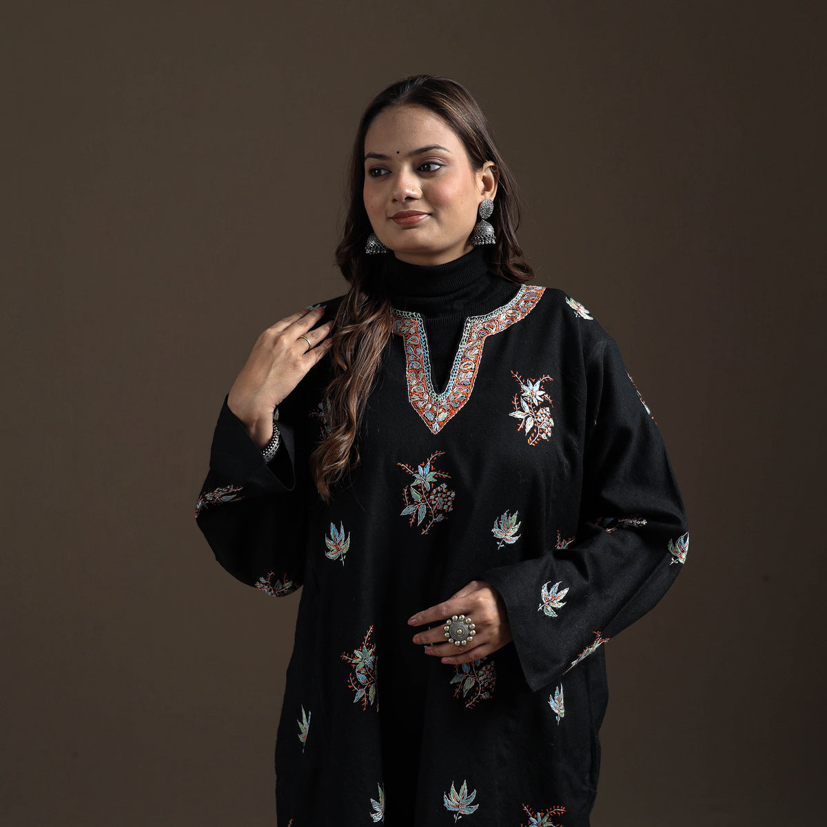 Kashmiri Heavy Sozni Hand Embroidered Handwoven Merino Wool Pheran 31