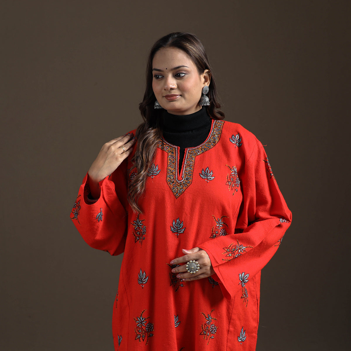 Kashmiri Heavy Sozni Hand Embroidered Handwoven Merino Wool Pheran 32