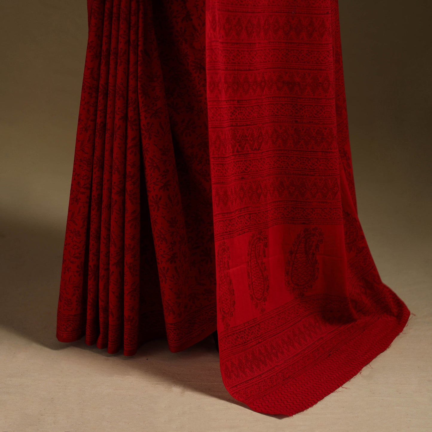 Red - Gamthi Hand Block Print Pure Mul Cotton Saree with Blouse Piece 07