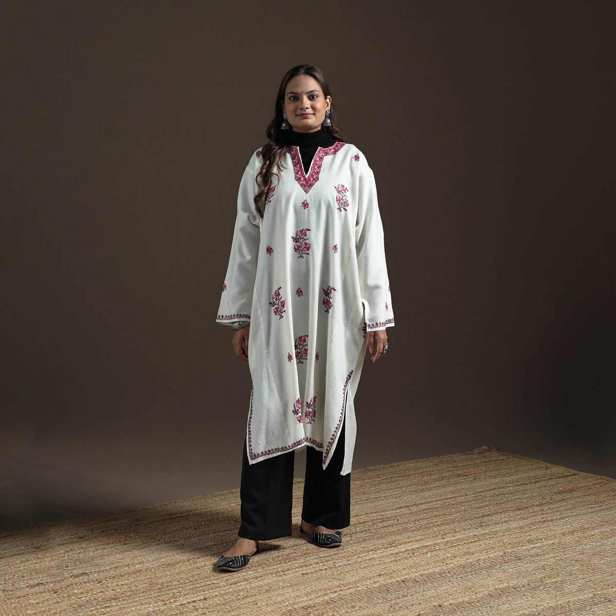 Kashmiri Heavy Sozni Hand Embroidered Handwoven Merino Wool Pheran 34
