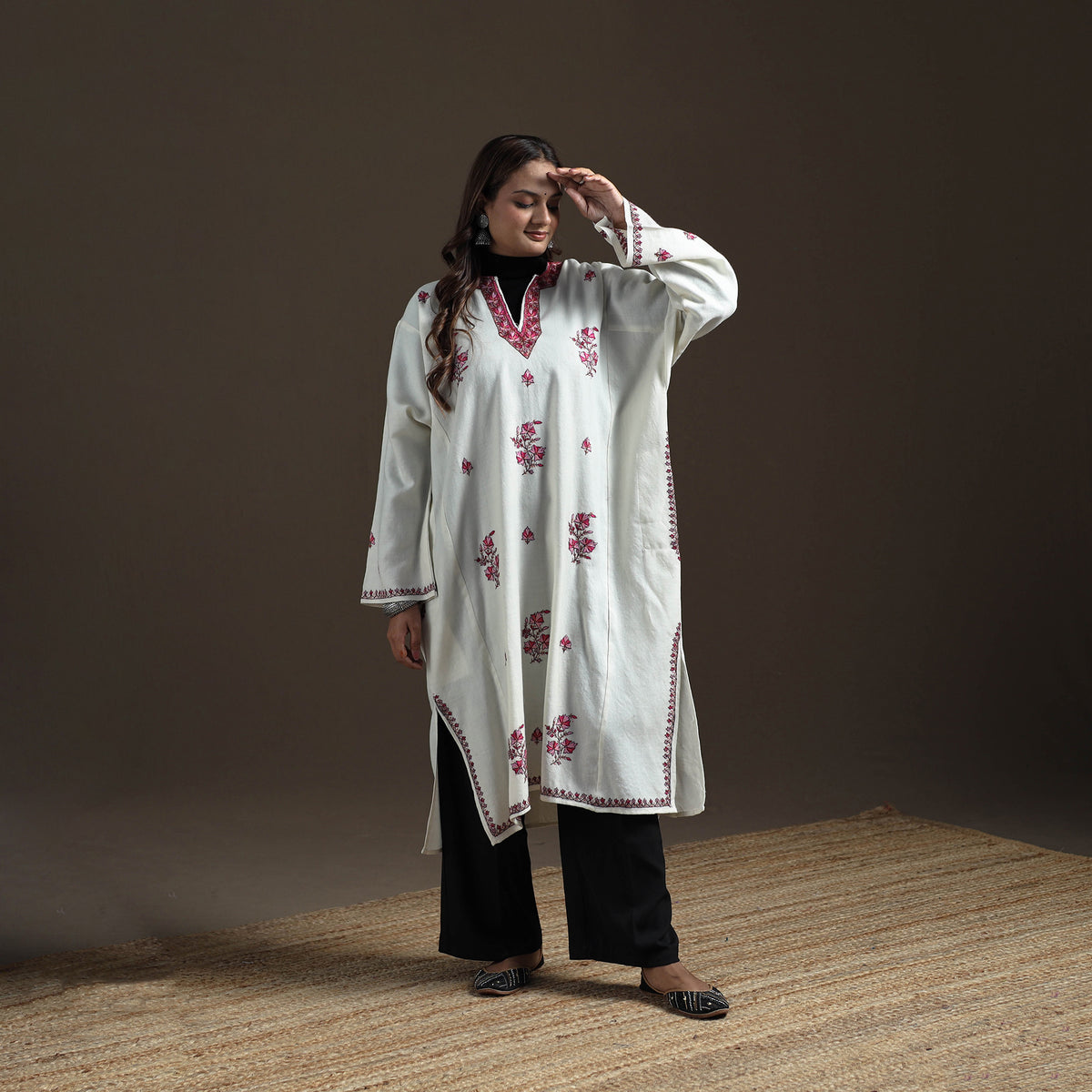 Kashmiri Heavy Sozni Hand Embroidered Handwoven Merino Wool Pheran 34