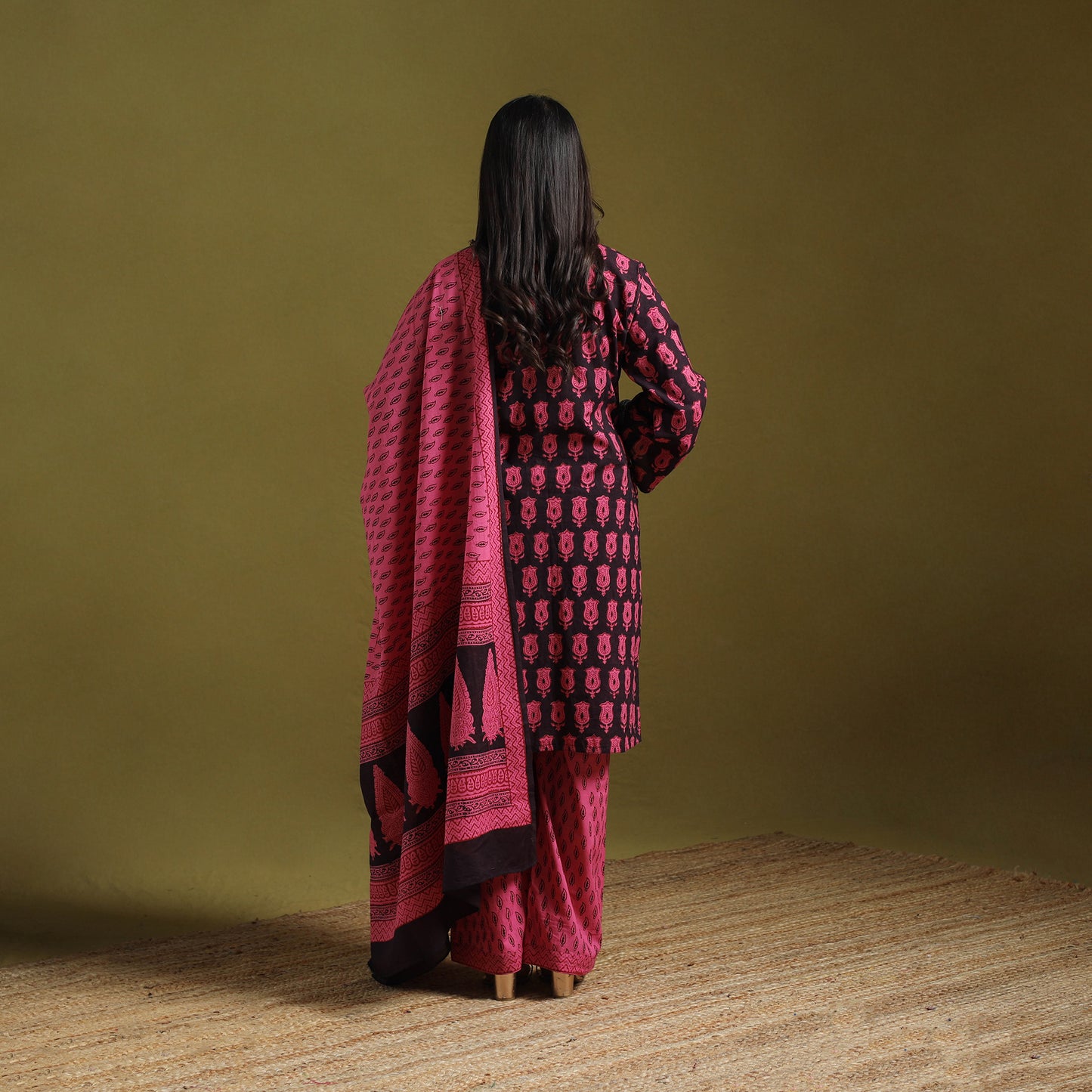 Natural Dyed Hand Block Bagh Print Cotton Suit Set with Dupatta for Women 20