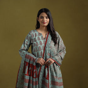 Natural Dyed Hand Block Bagh Print Cotton Suit Set with Dupatta for Women 15