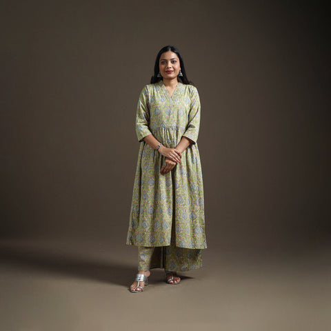 Green - Floral Sanganeri Print Cotton Flared Kurta with Palazzo Set for women 19
