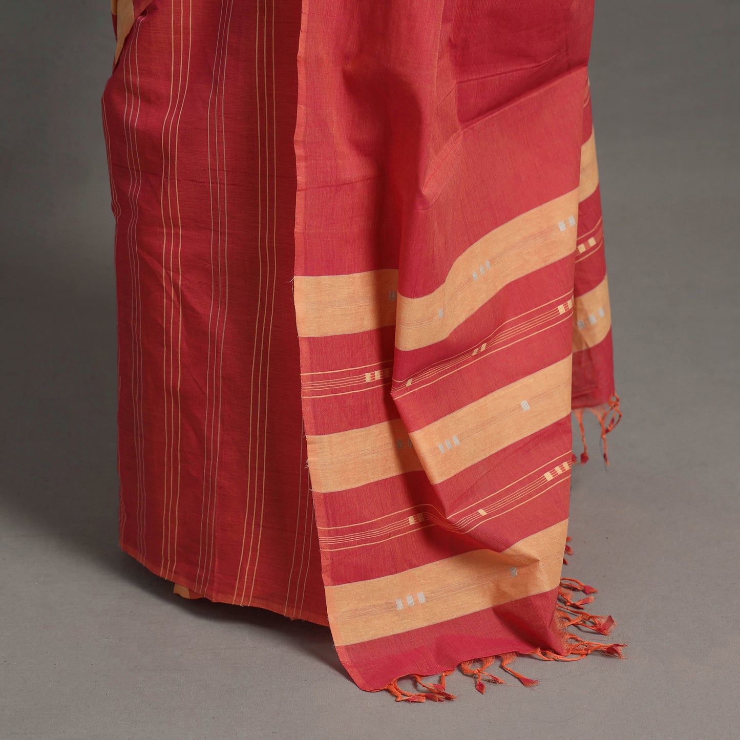 Buti Cotton Handloom Saree 94