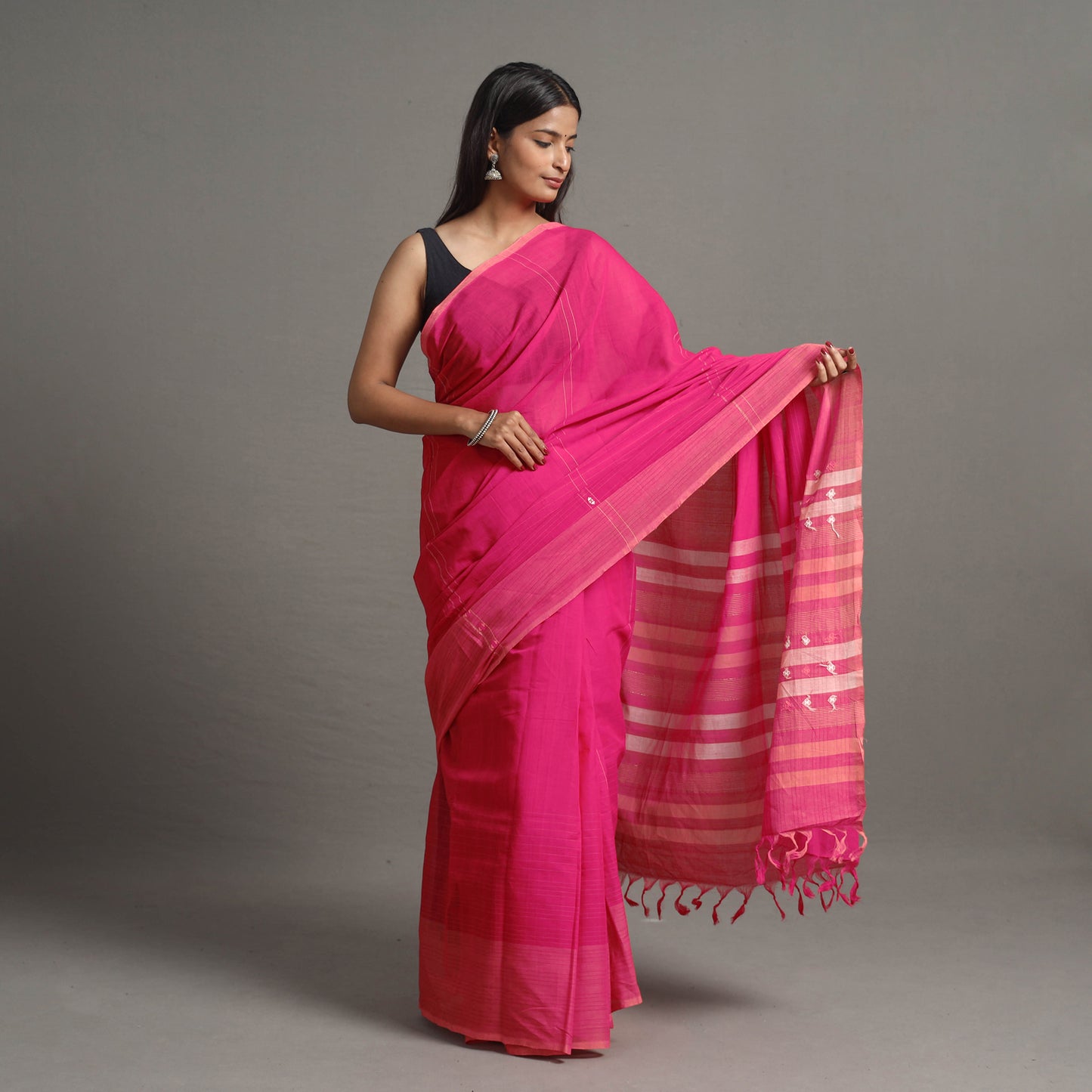 Buti Cotton Handloom Saree 99