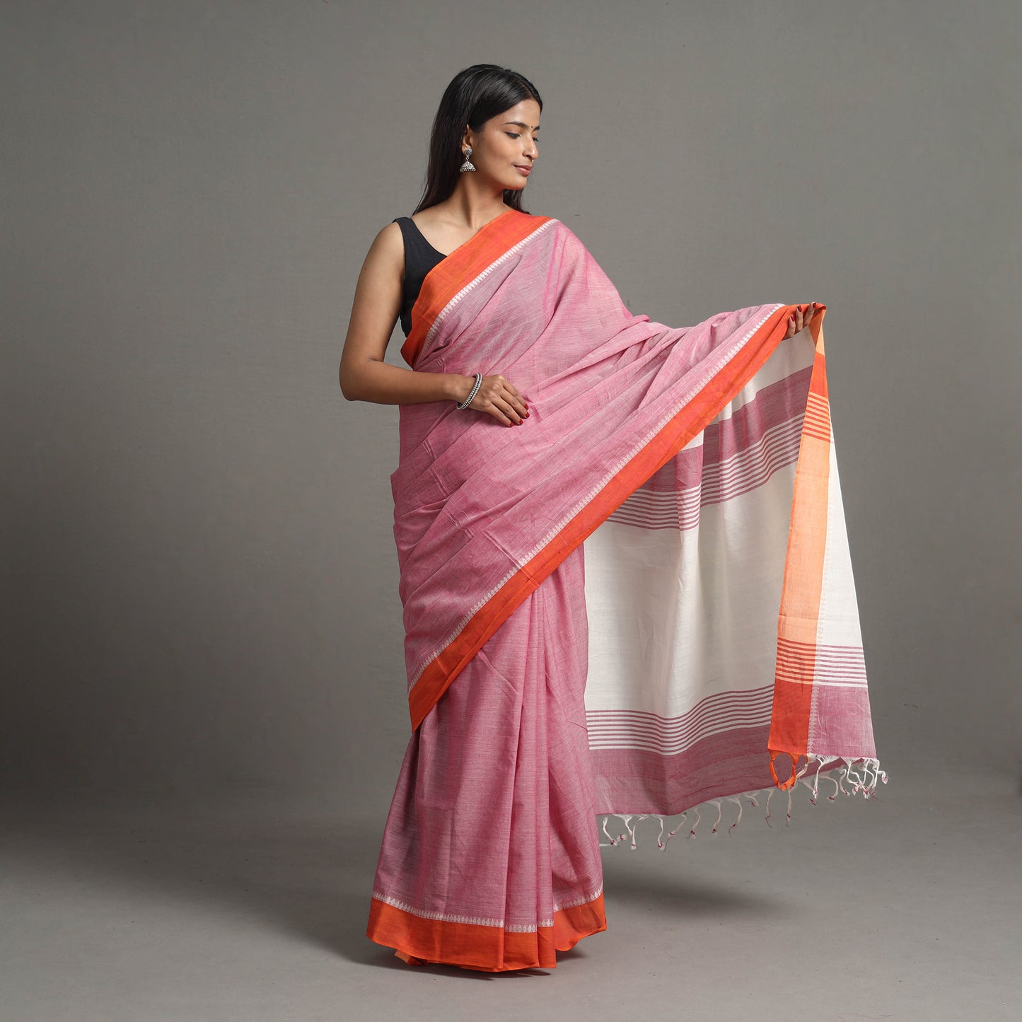 Leaf Dobby Cotton Handloom Saree 100