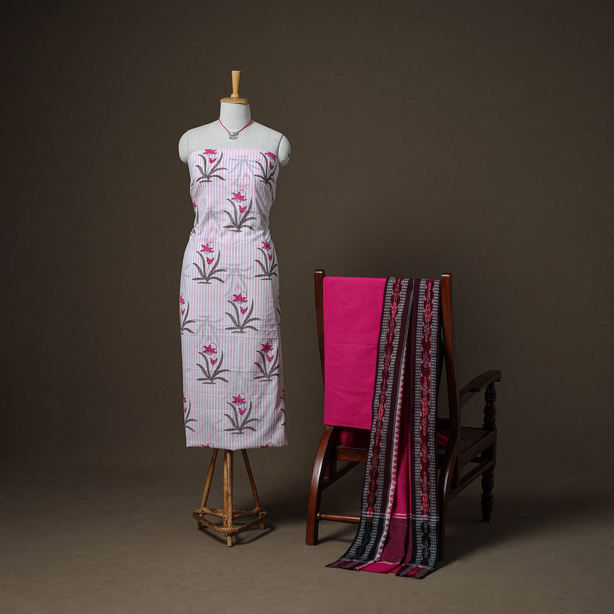 Sanganeri Block Print Cotton Unstitched Dress Material: Kurta, Bottom & Dupatta with Jewellery 02