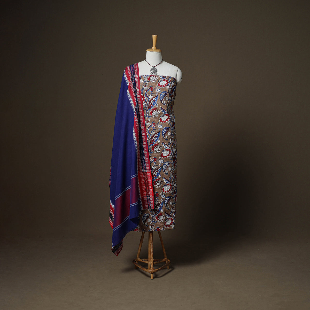 Sanganeri Block Print Cotton Unstitched Dress Material: Kurta, Bottom & Dupatta with Jewellery 04