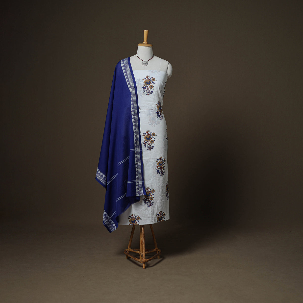 Sanganeri Block Print Cotton Unstitched Dress Material: Kurta, Bottom & Dupatta with Jewellery 05