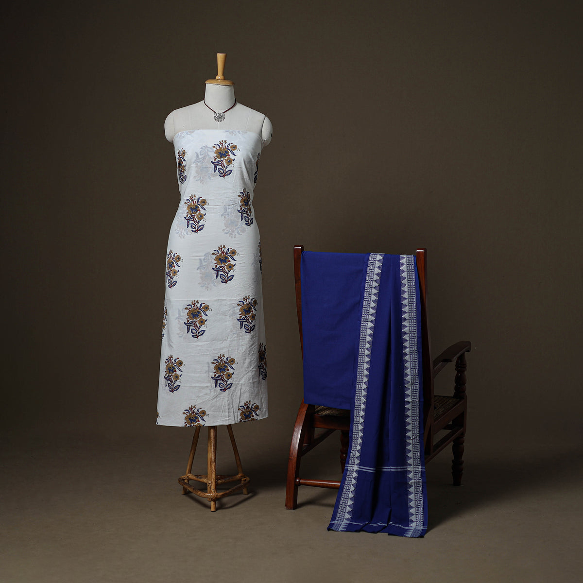 Sanganeri Block Print Cotton Unstitched Dress Material: Kurta, Bottom & Dupatta with Jewellery 05