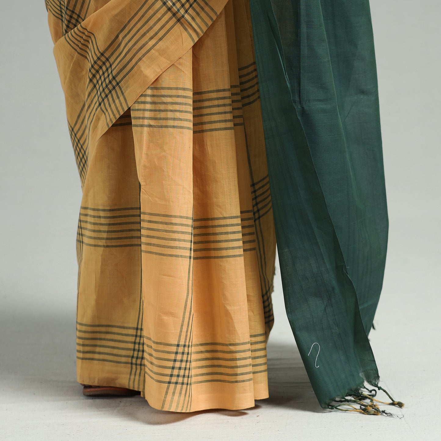 Brown - Mangalagiri Handloom Cotton Checks Saree 01