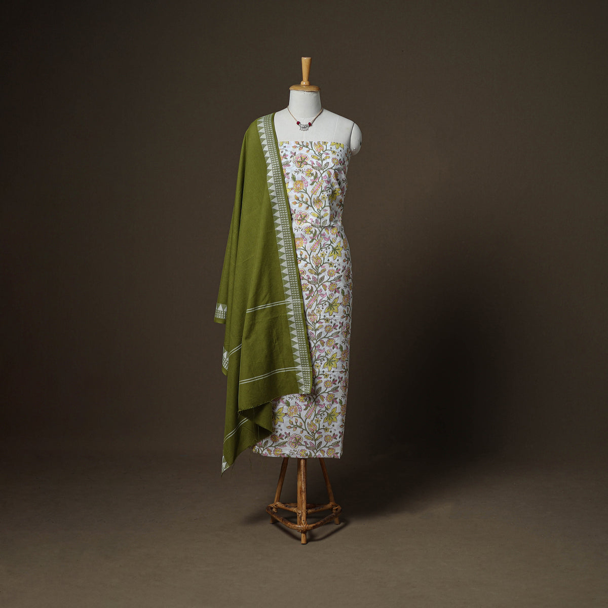 Sanganeri Block Print Cotton Unstitched Dress Material: Kurta, Bottom & Dupatta with Jewellery 10