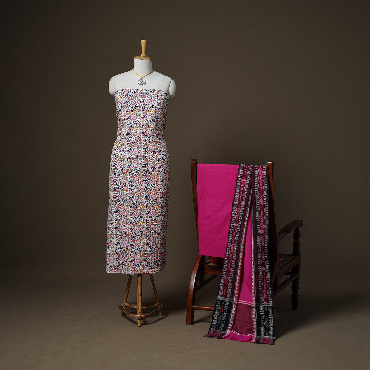 Sanganeri Block Print Cotton Unstitched Dress Material: Kurta, Bottom & Dupatta with Jewellery 11
