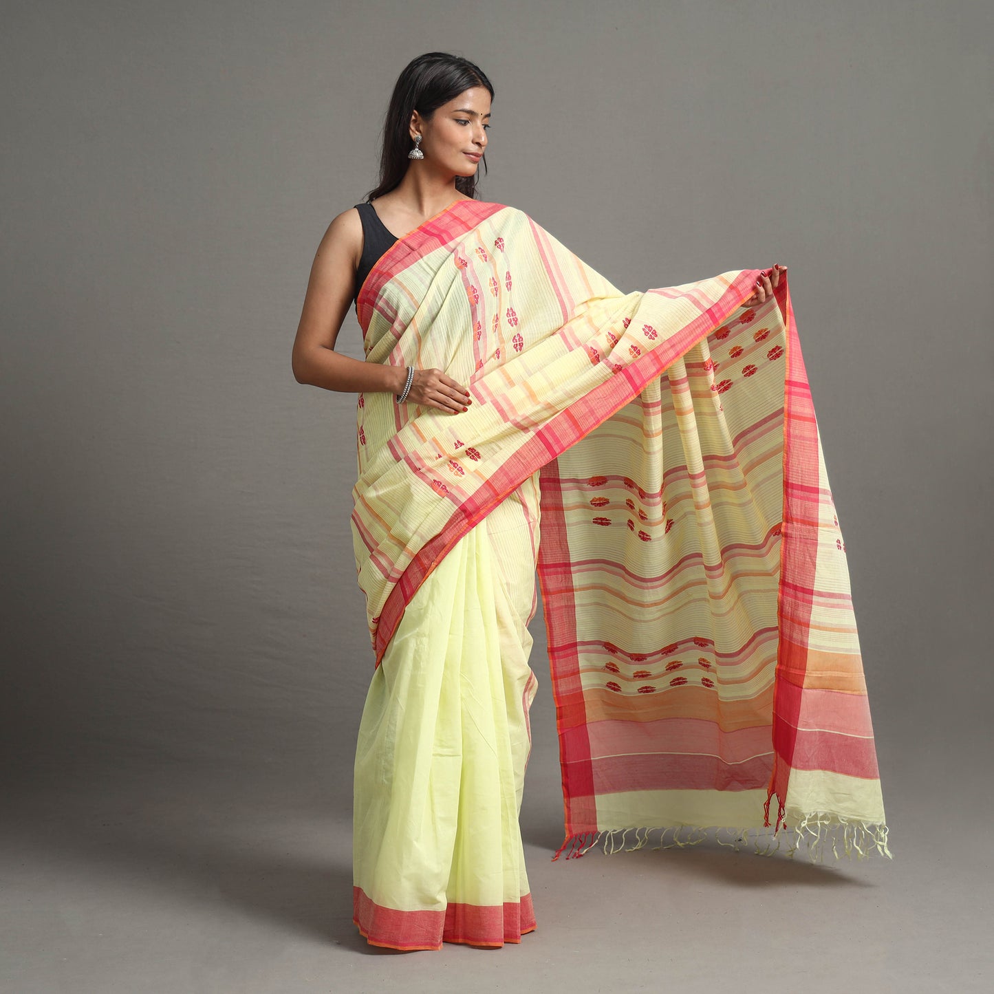 Suman Thread Buta Cotton Handloom Saree 119