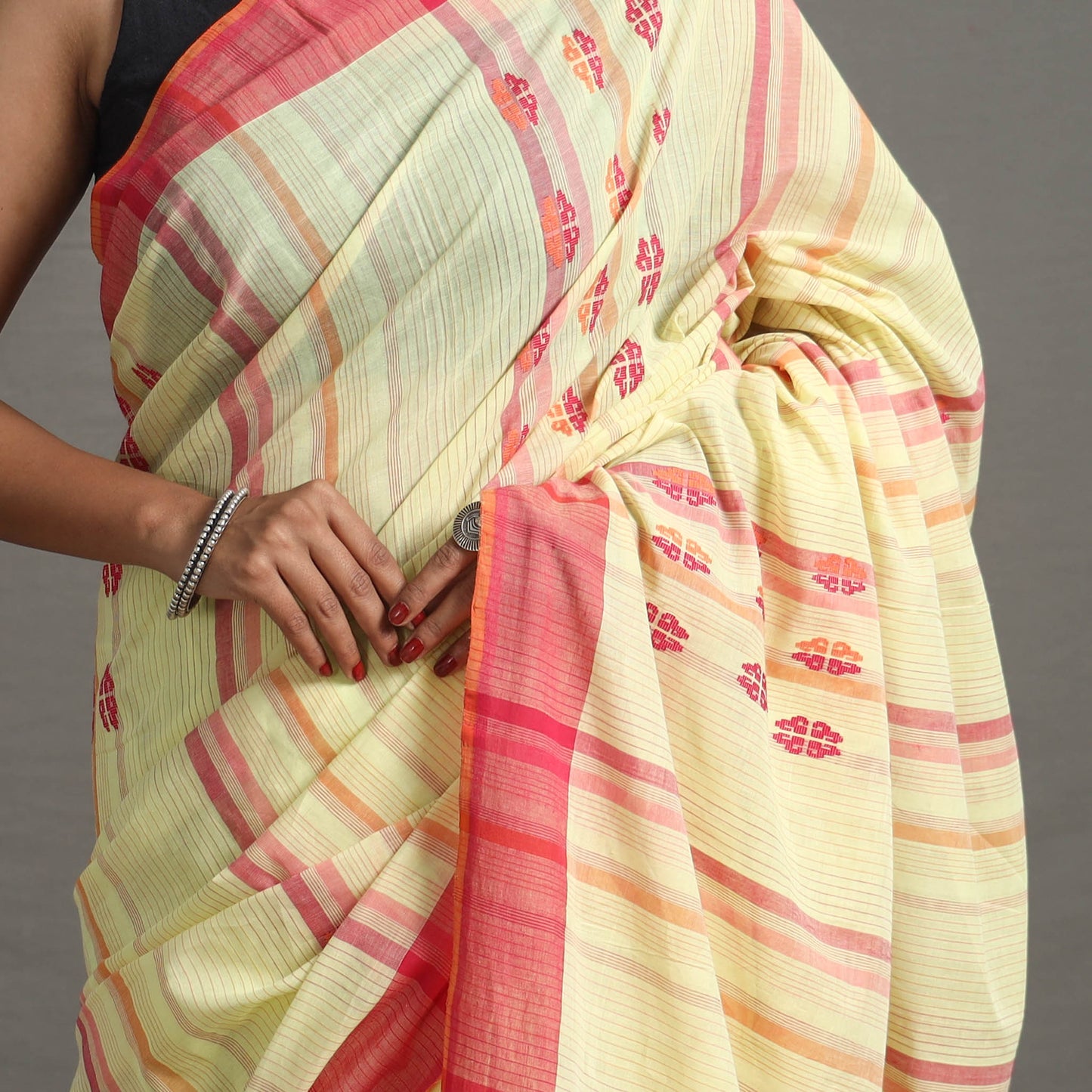 Suman Thread Buta Cotton Handloom Saree 119