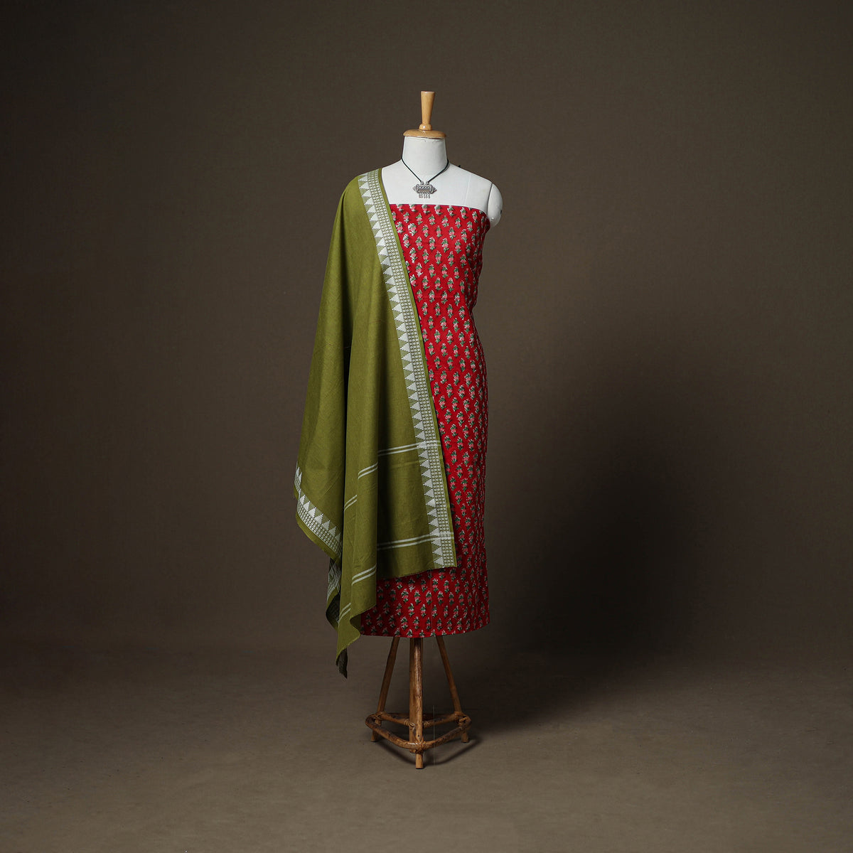 Sanganeri Block Print Cotton Unstitched Dress Material: Kurta, Bottom & Dupatta with Jewellery 18