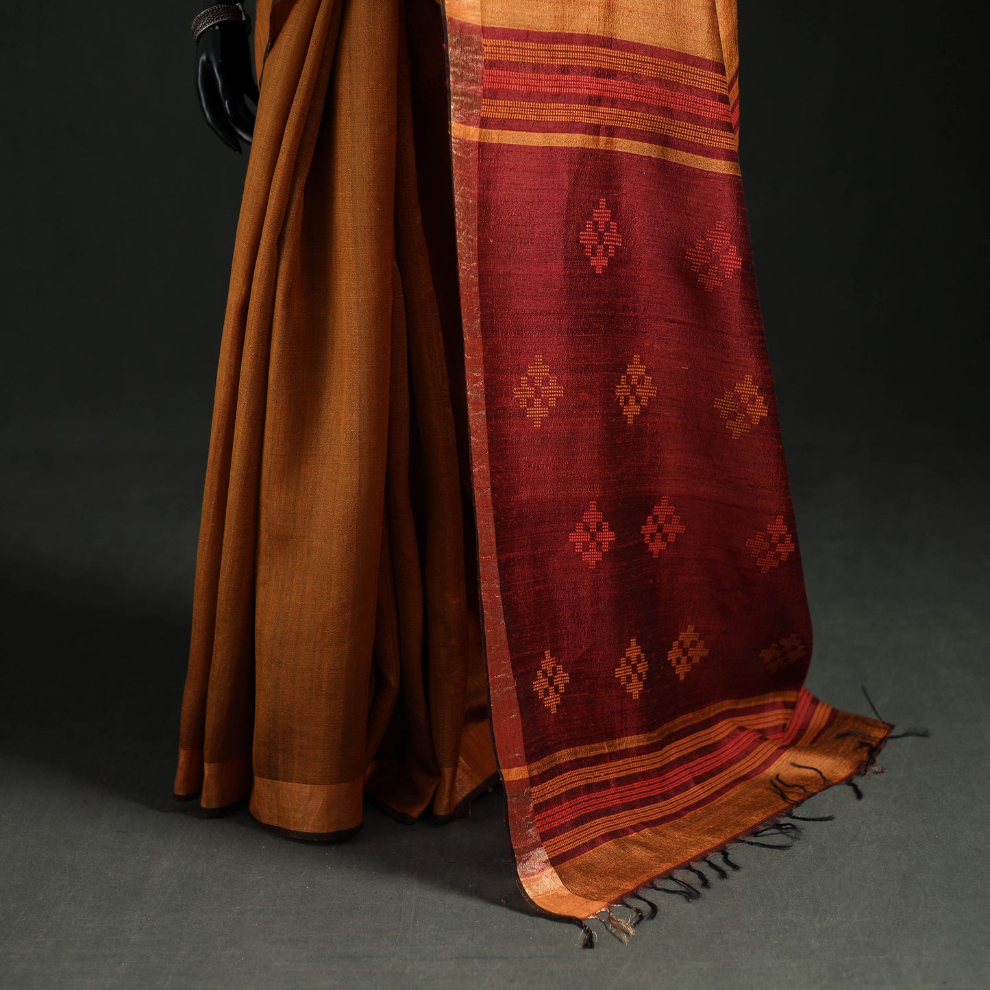 Handspun Handwoven Bhagalpuri Tussar Silk Saree 06