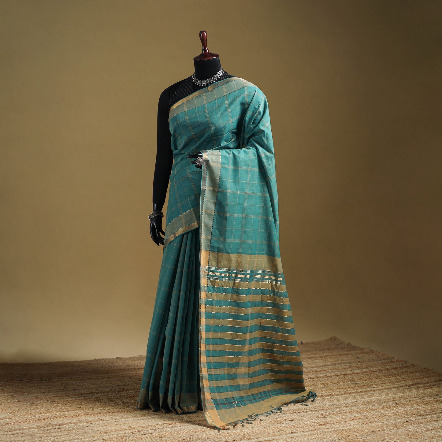 Green - Pure Handwoven Zari Checks Mangalagiri Cotton Saree 26