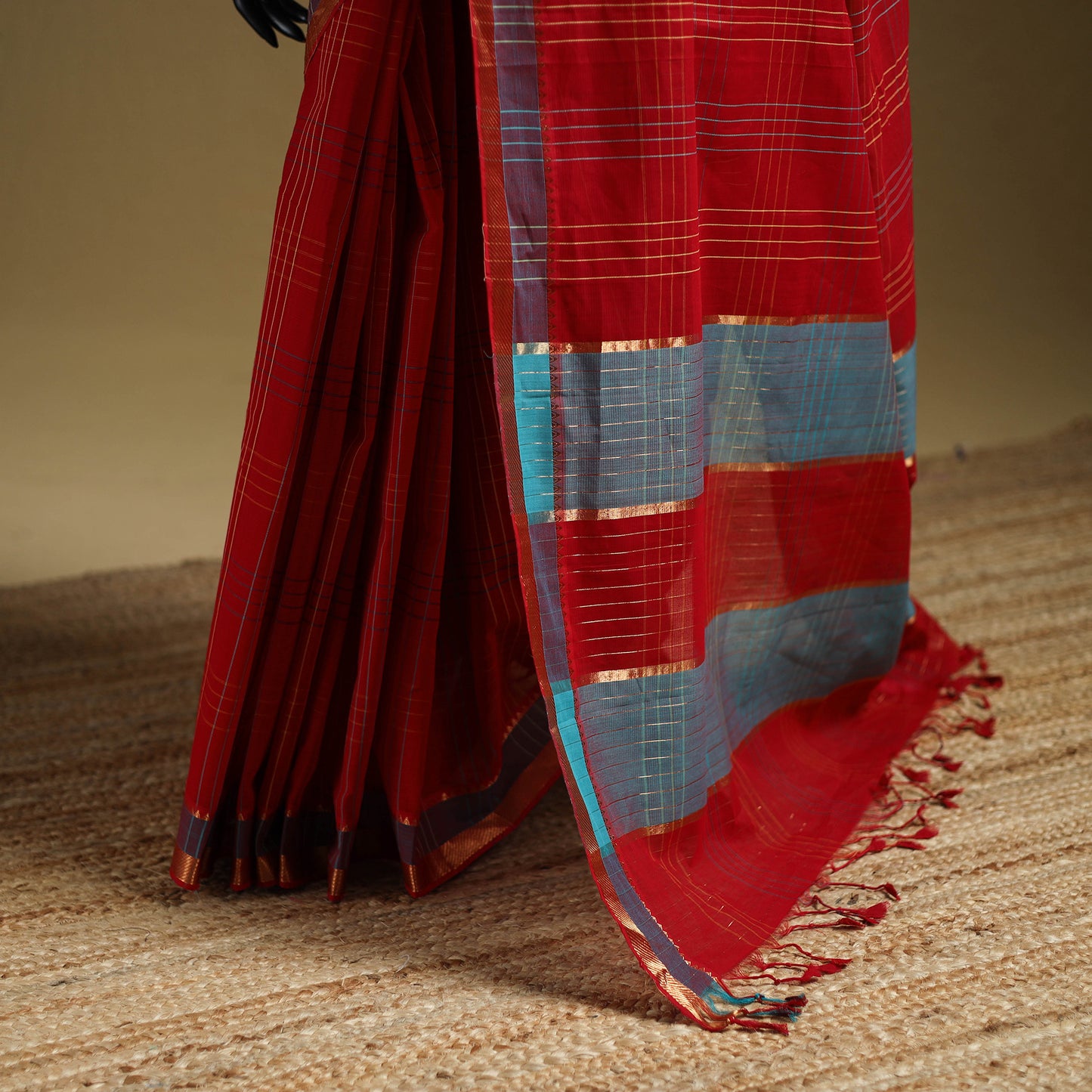 Red - Pure Handwoven Zari Checks Mangalagiri Cotton Saree 28