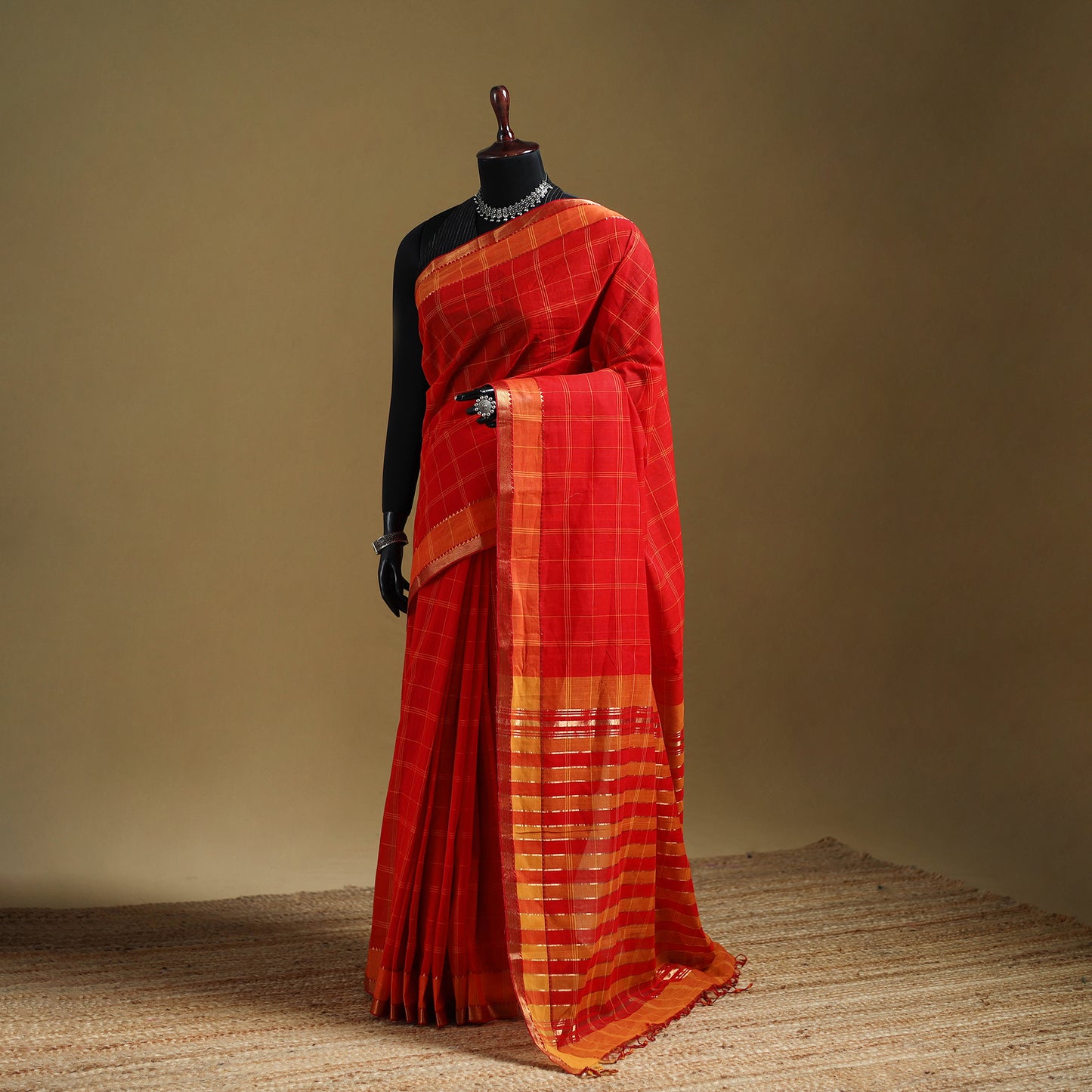 Red - Pure Handwoven Zari Checks Mangalagiri Cotton Saree 31