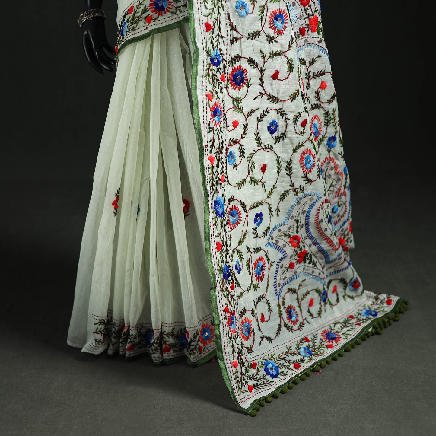 Hand Embroidered Chapa Work Silk Cotton Saree 04
