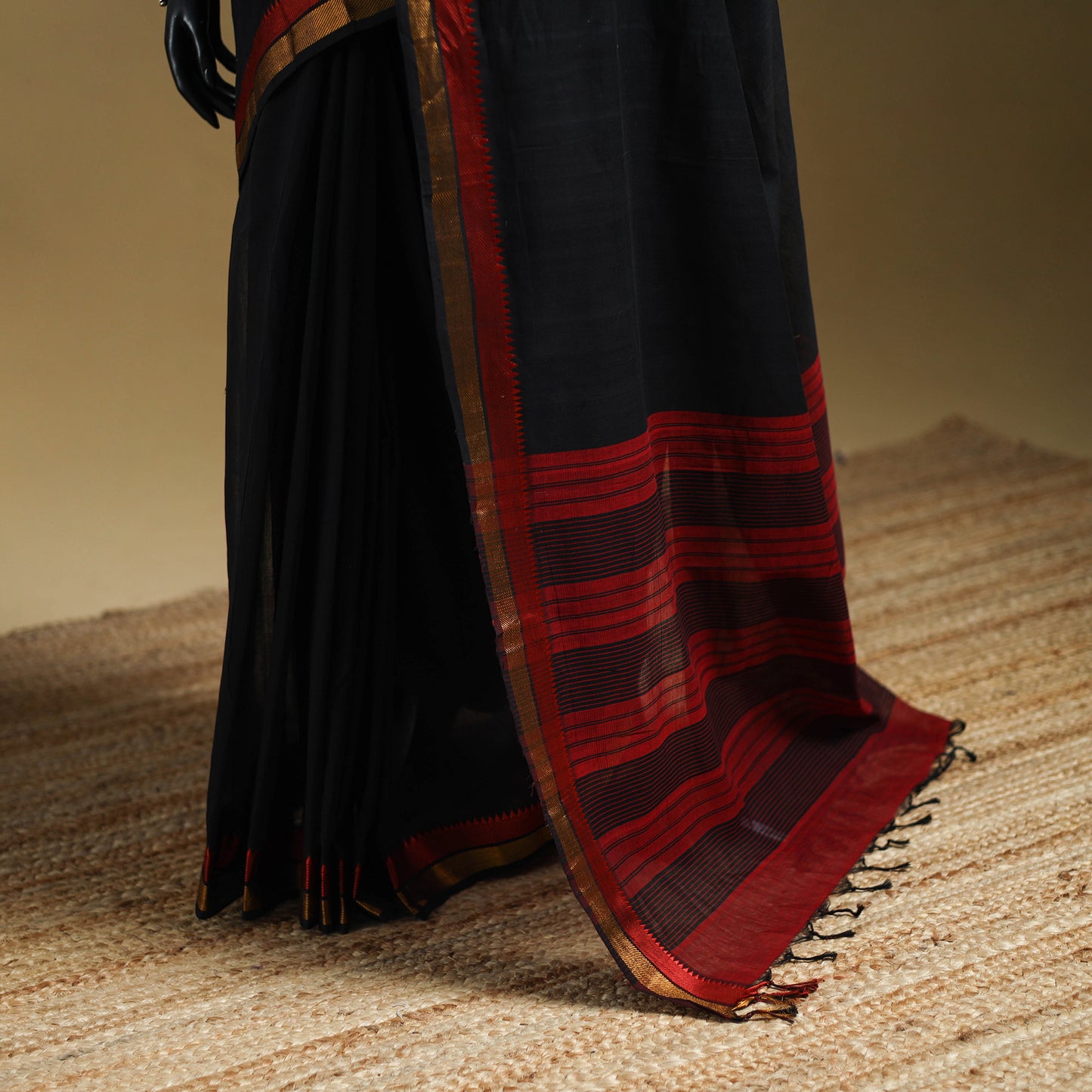 Black - Pure Handwoven Mangalagiri Cotton Saree with Zari Border 37