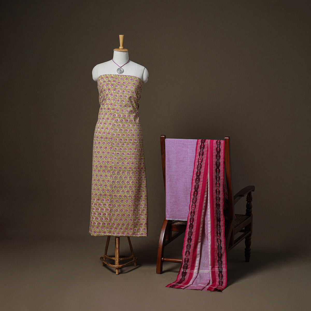 Sanganeri Block Print Cotton Unstitched Dress Material: Kurta, Bottom & Dupatta with Jewellery 41