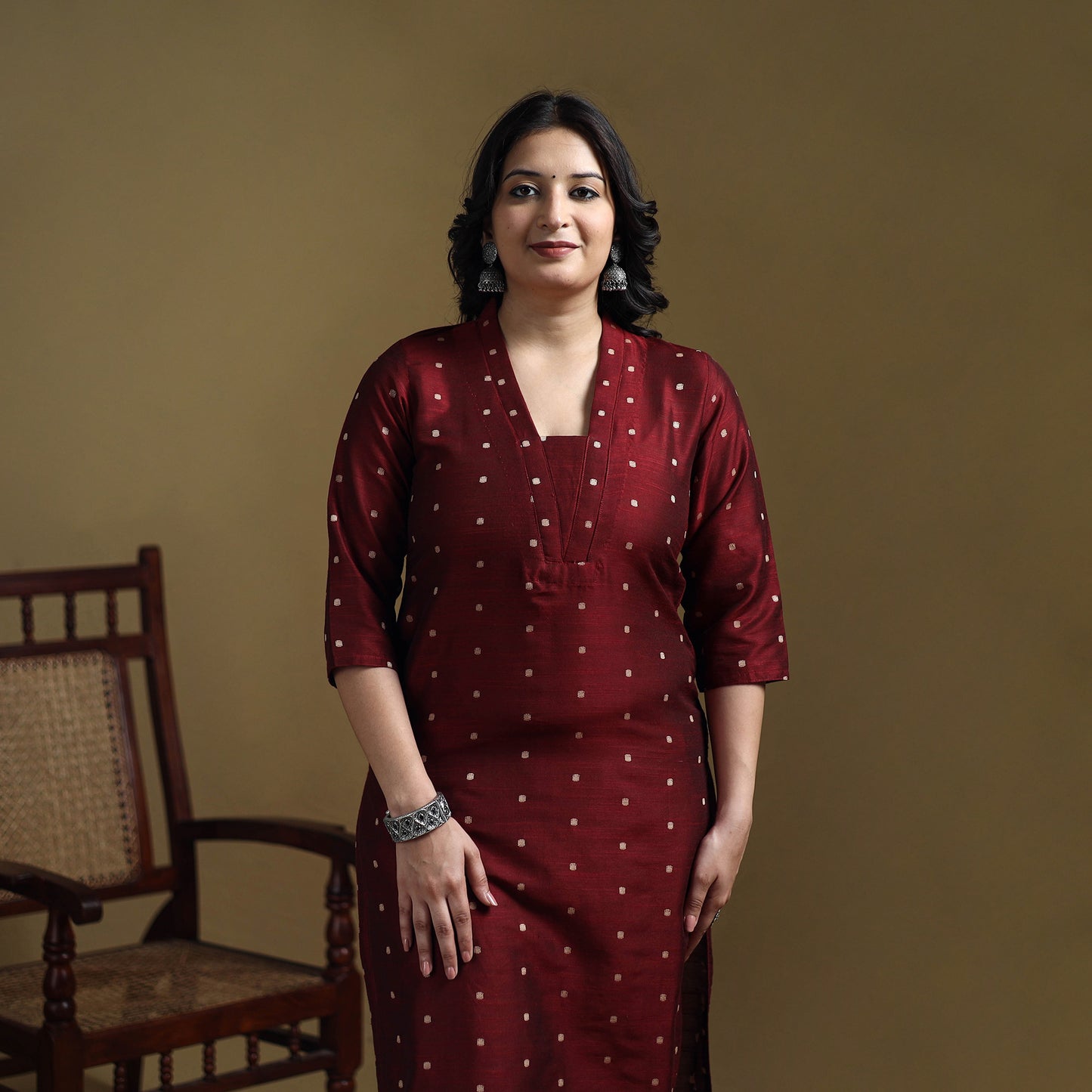 Maroon - Plain Spun Dupion Viscose Silk Buti Straight Kurta for women 07