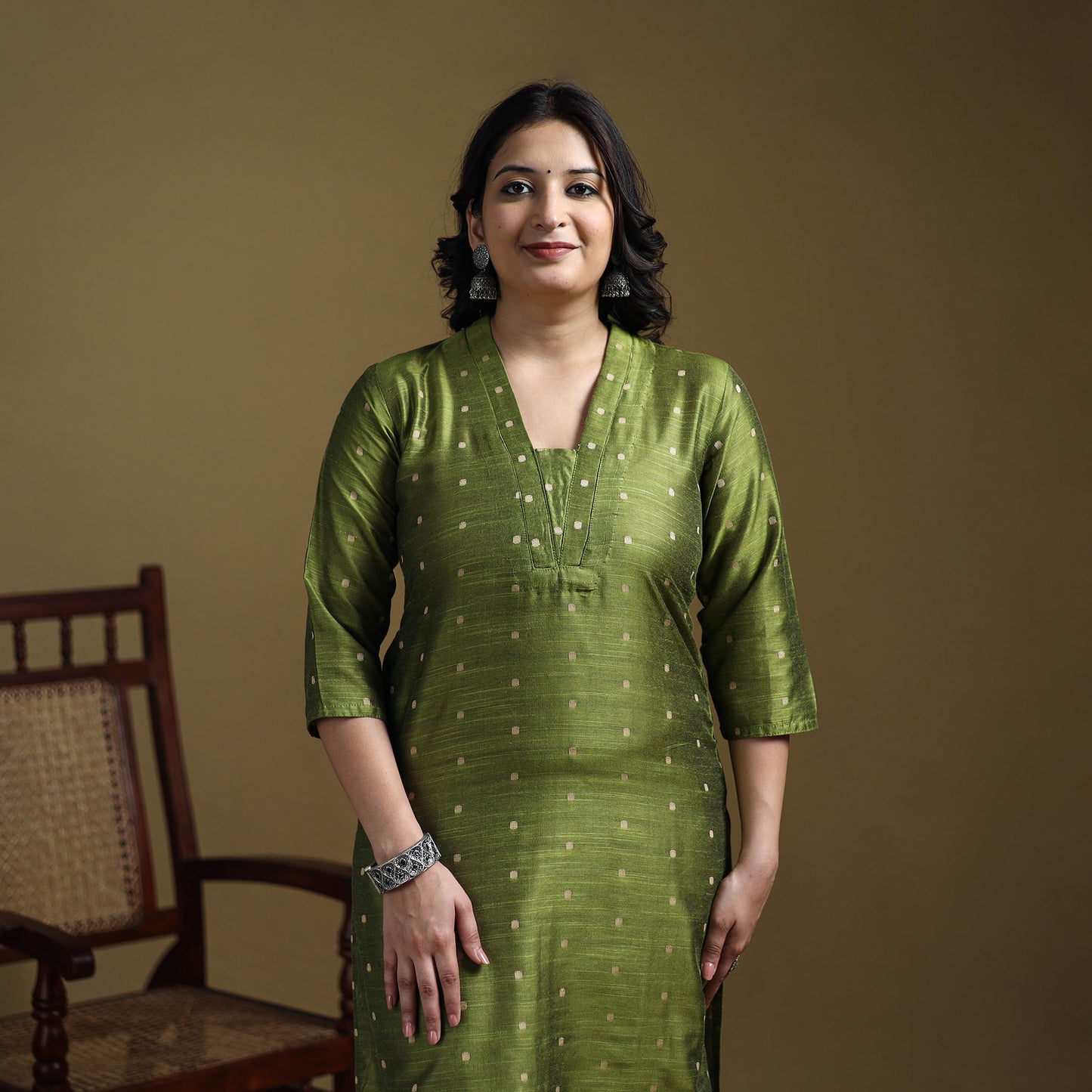 Green - Plain Spun Dupion Viscose Silk Buti Straight Kurta for women 10