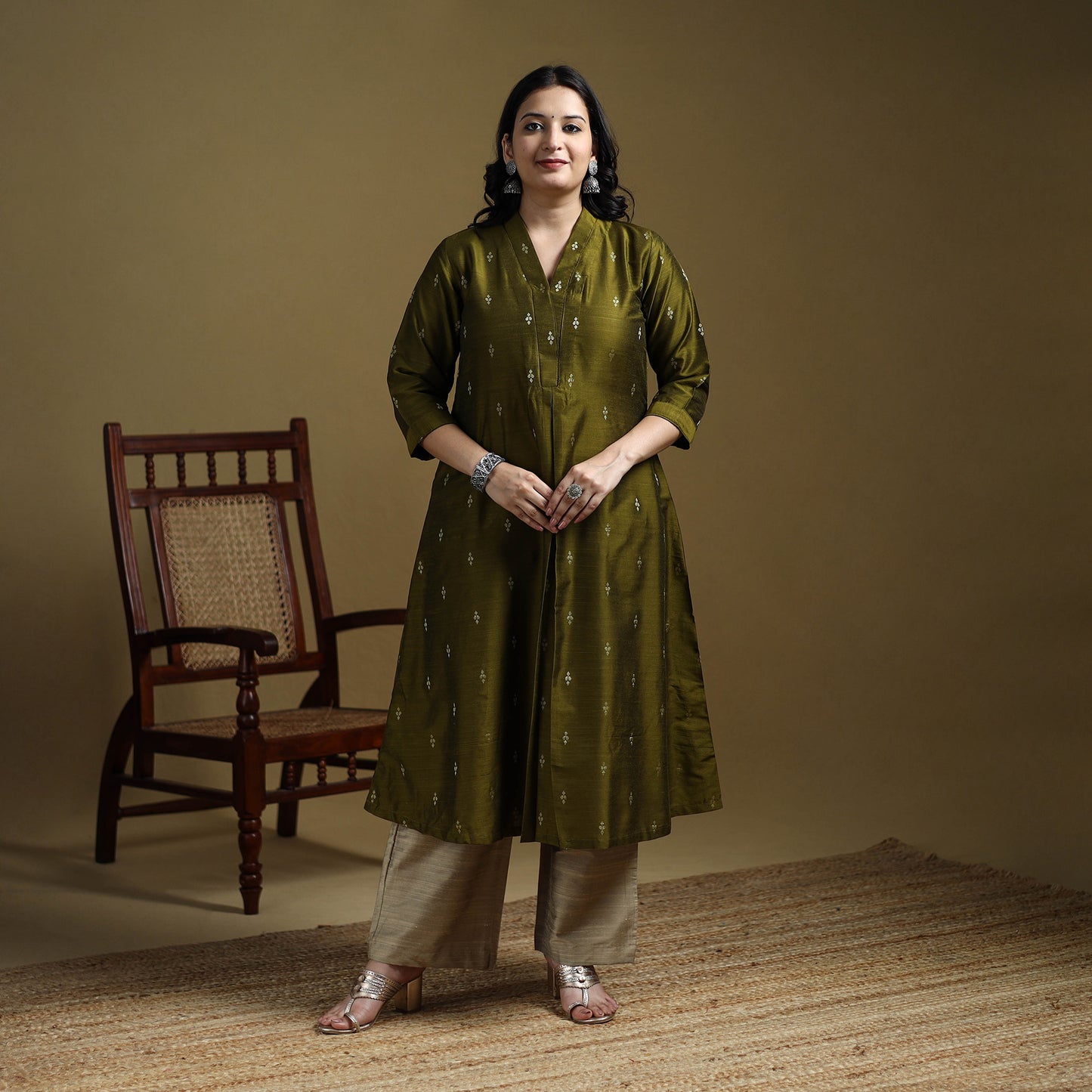 Green - Plain Spun Dupion Viscose Silk Buti A-Line Kurta for women 03