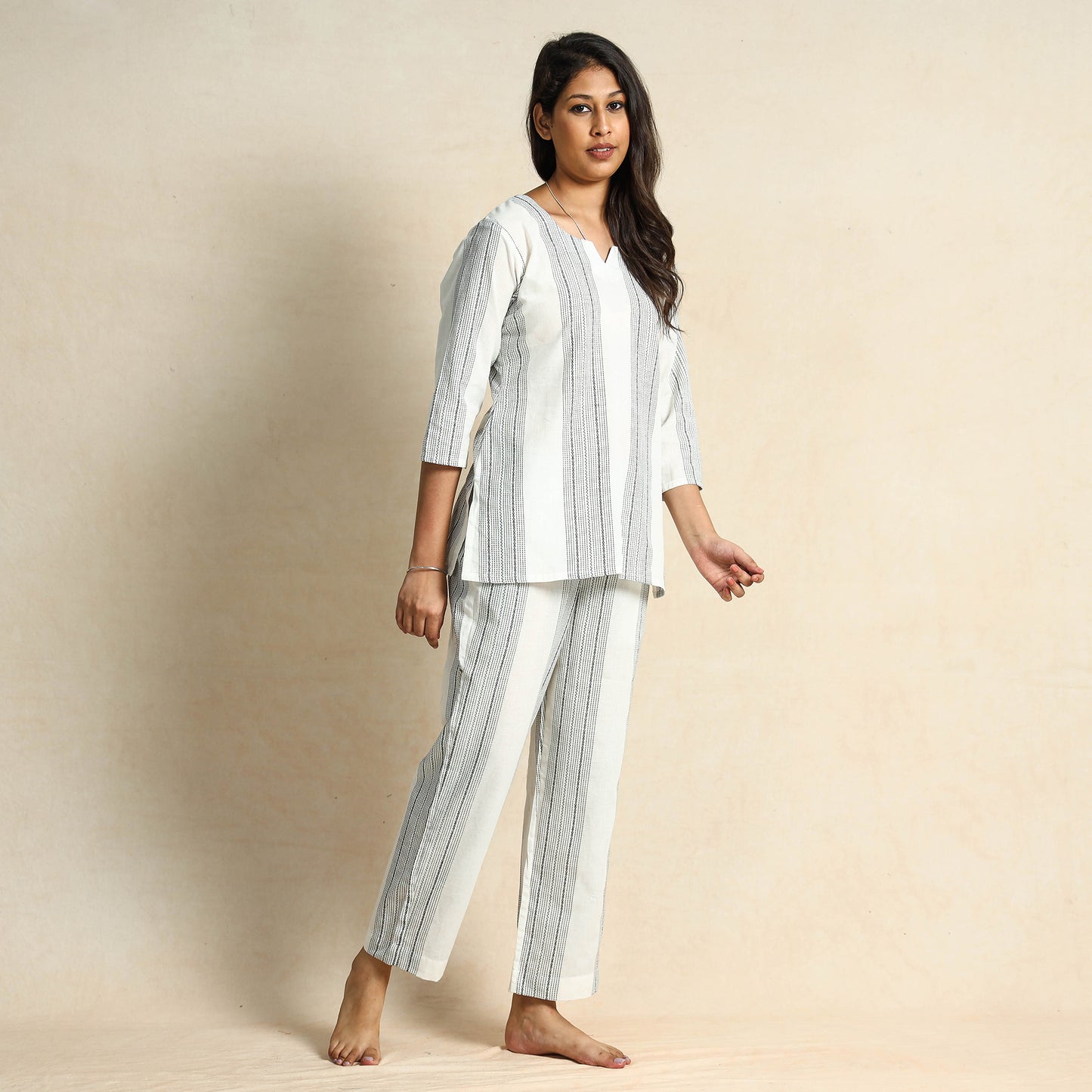 White Jacquard Cotton Top & Pyjama Night Suit Set
