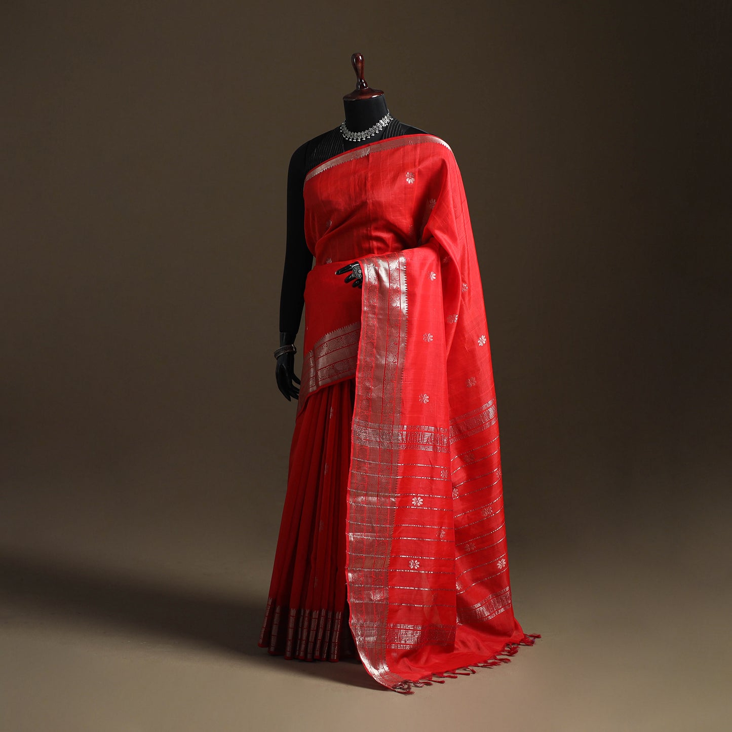 Red - Pure Handwoven Mangalagiri Silk Cotton Pattu Saree with Zari Border 02
