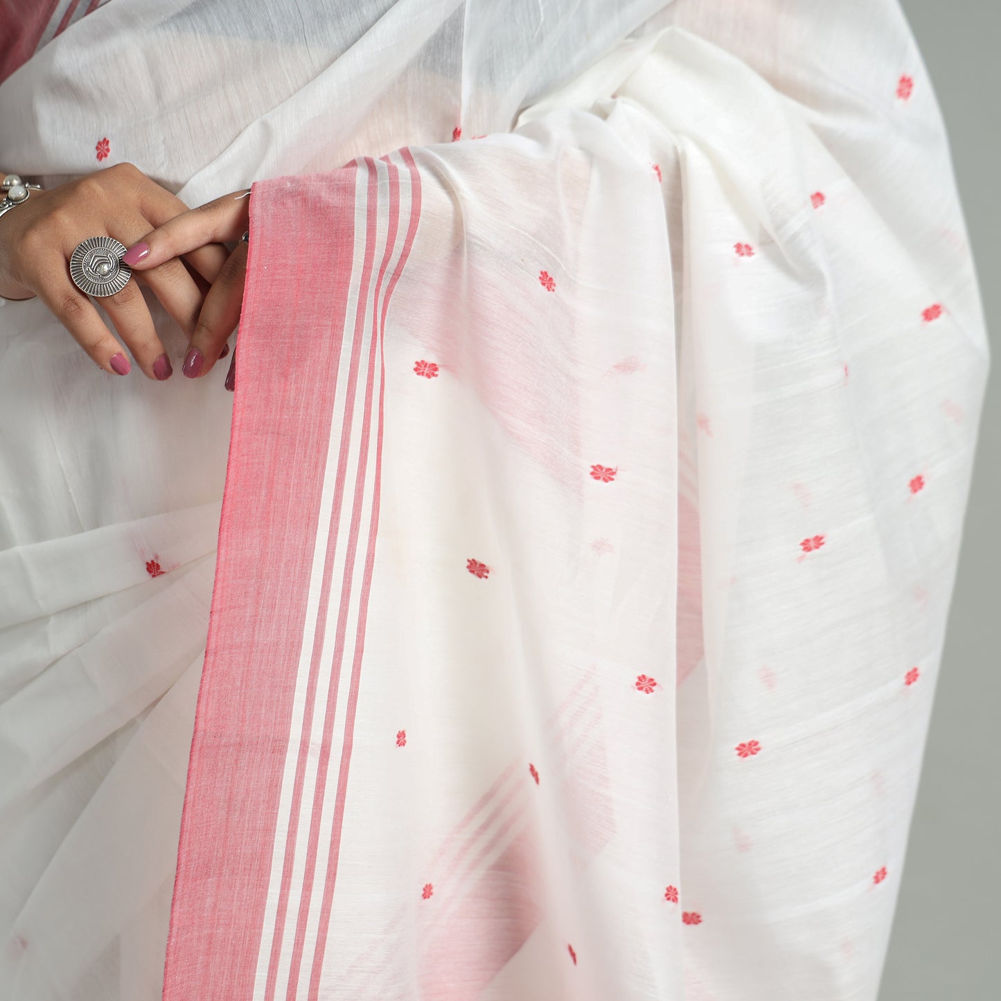 White - Traditional Chanderi Silk Cotton Handloom Buti Saree 07