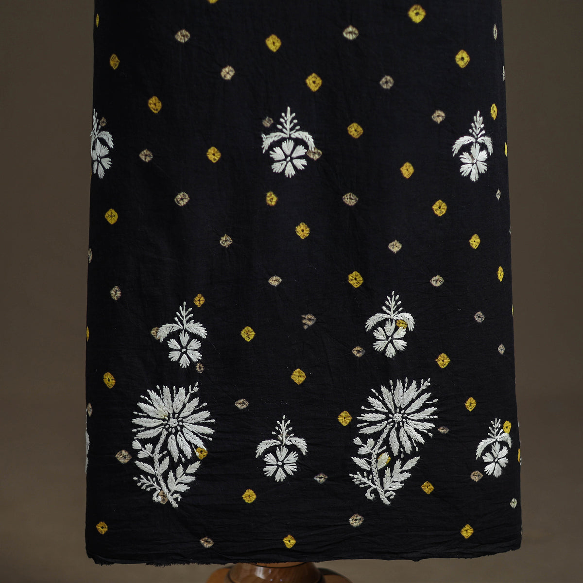 Lucknowi Chikankari Hand Embroidered Cotton Unstitched Kurta Material (2.5M) 02