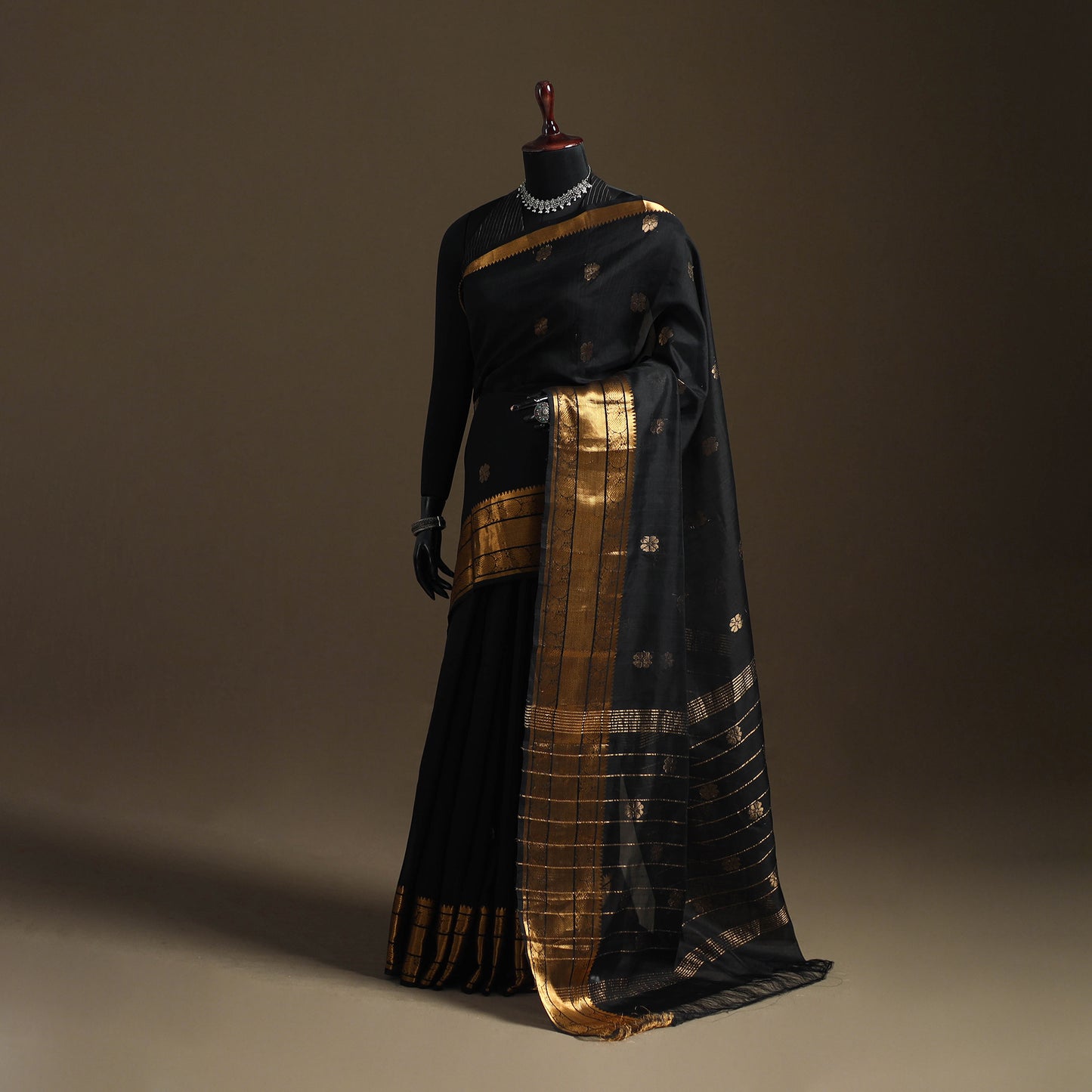 Black - Pure Handwoven Mangalagiri Silk Cotton Pattu Saree with Zari Border 07