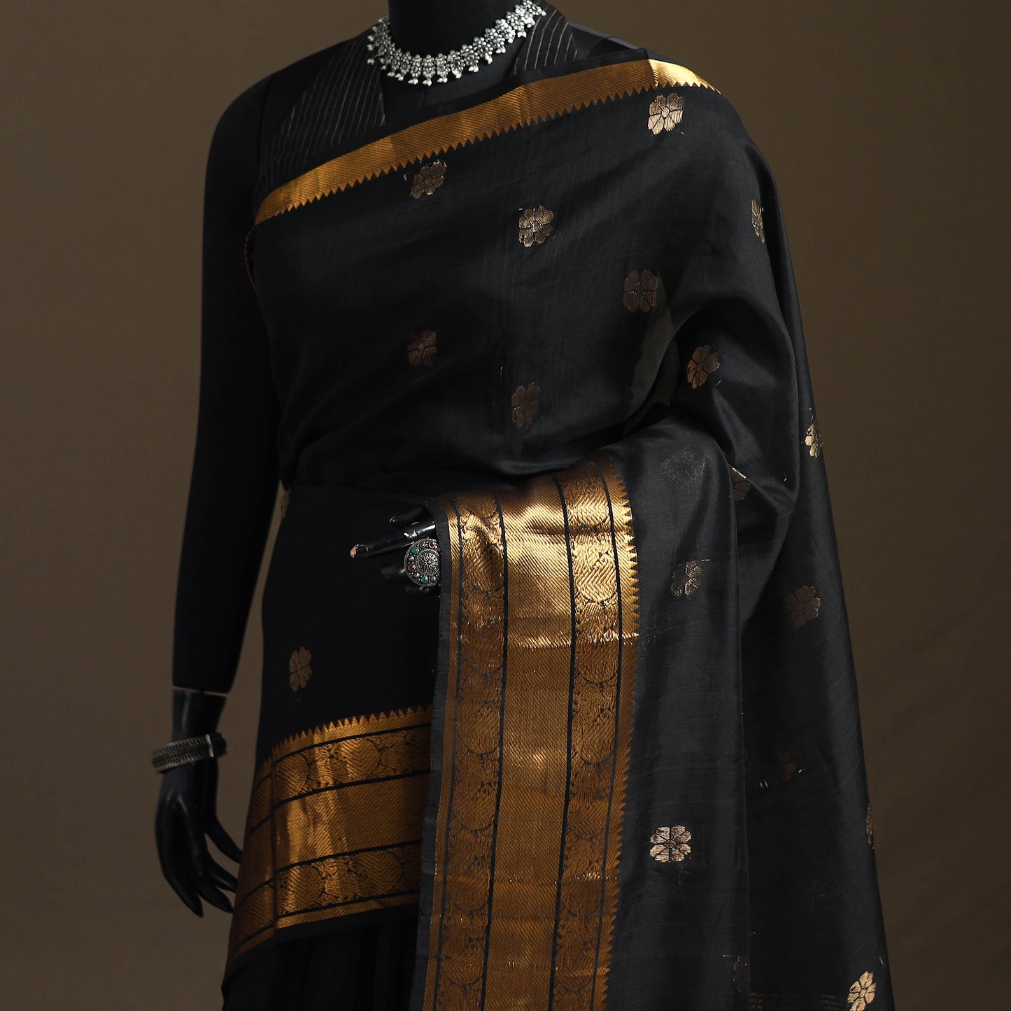 Black - Pure Handwoven Mangalagiri Silk Cotton Pattu Saree with Zari Border 07
